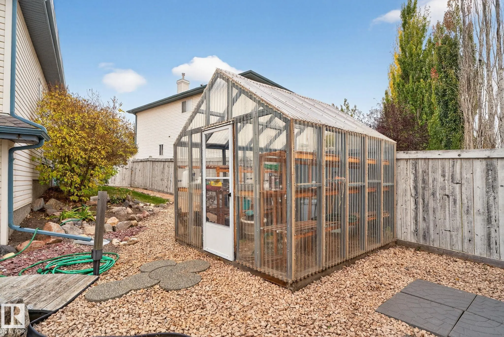 576 GLENWRIGHT Crescent