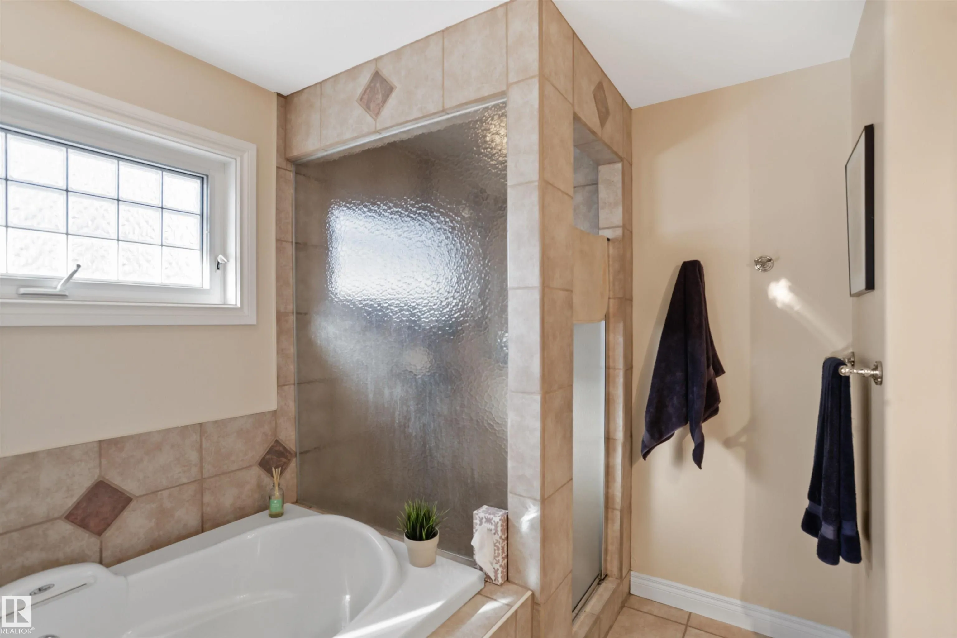 1433 HIGHWOOD Boulevard