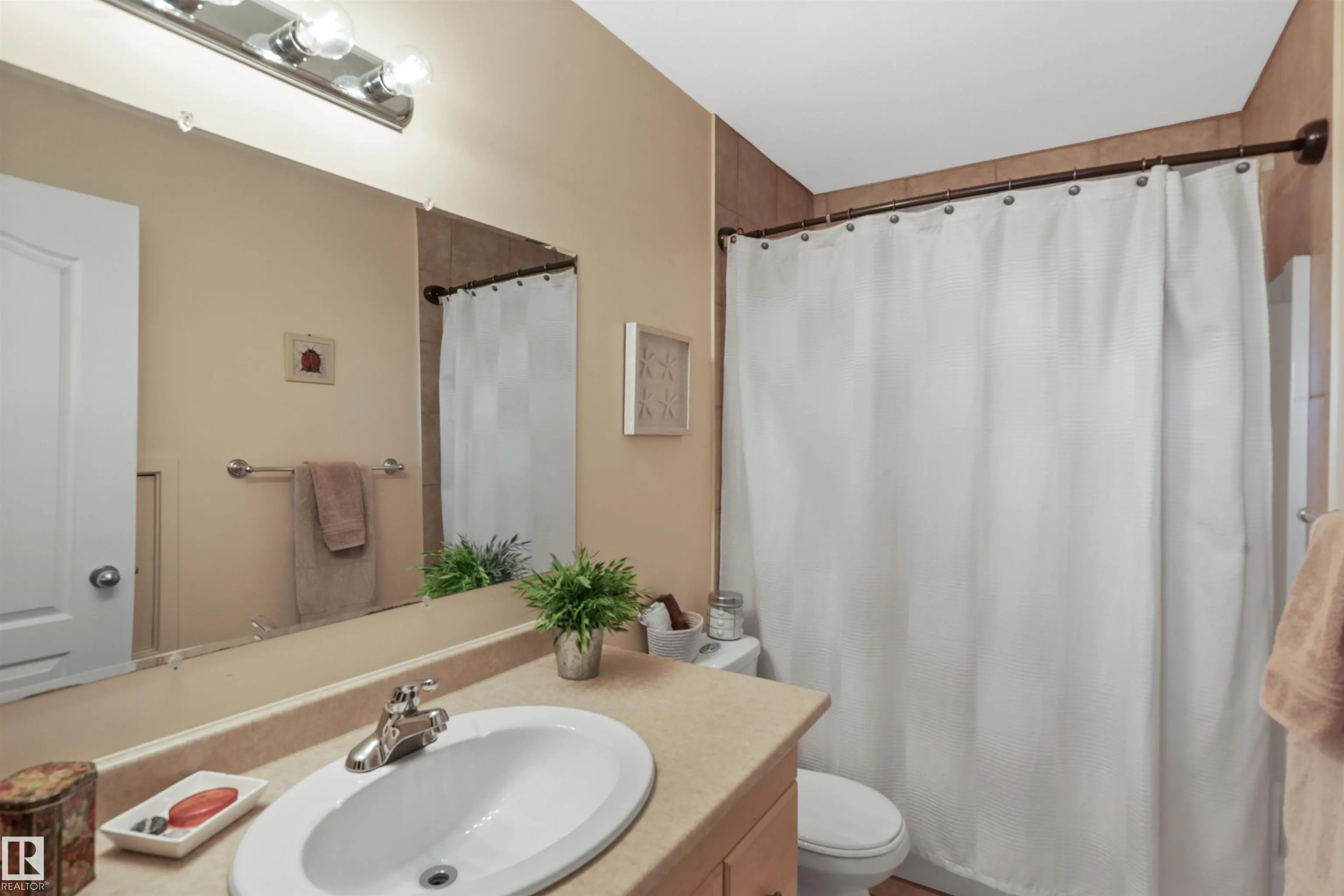 1433 HIGHWOOD Boulevard