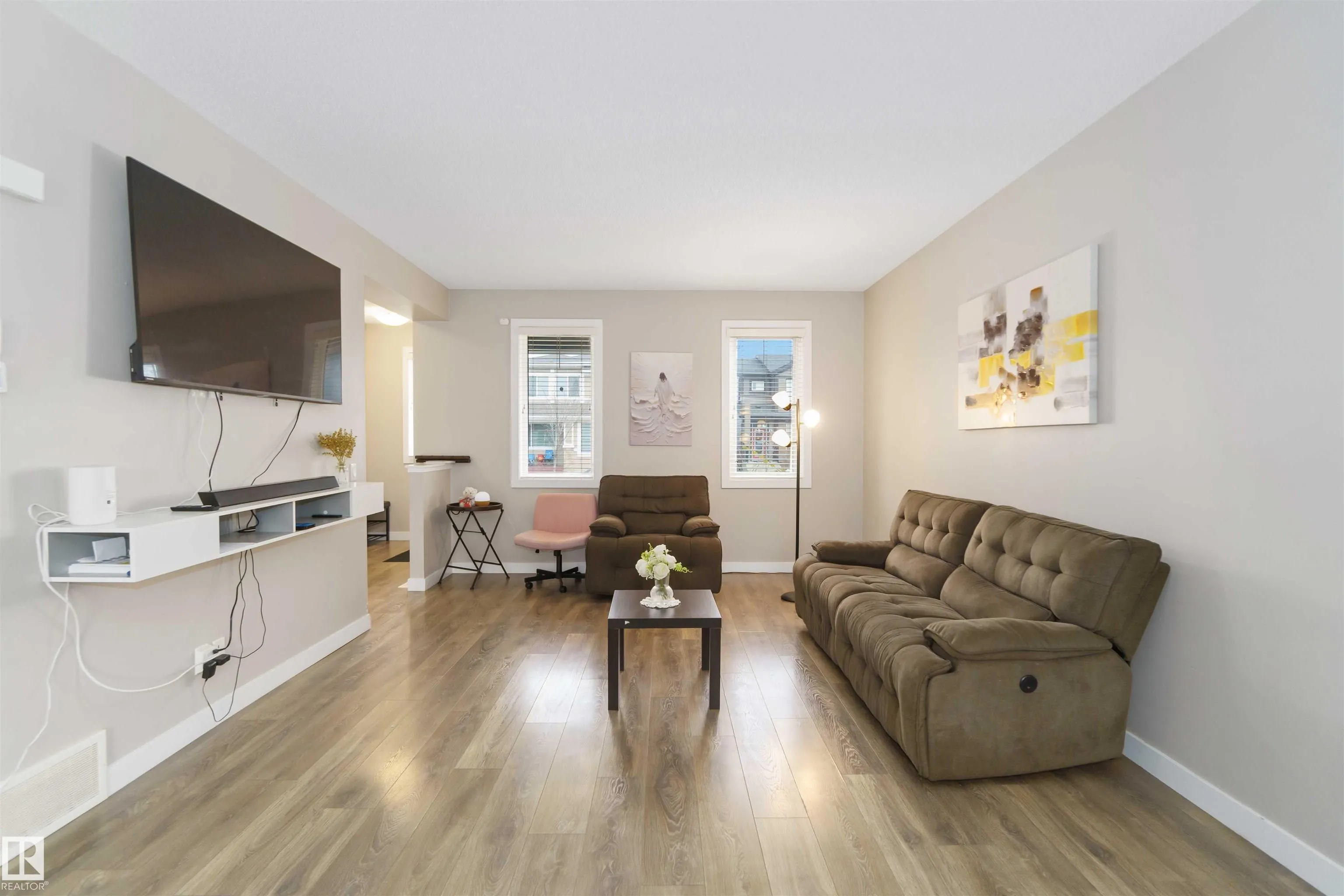 392 CHARLESWORTH Drive