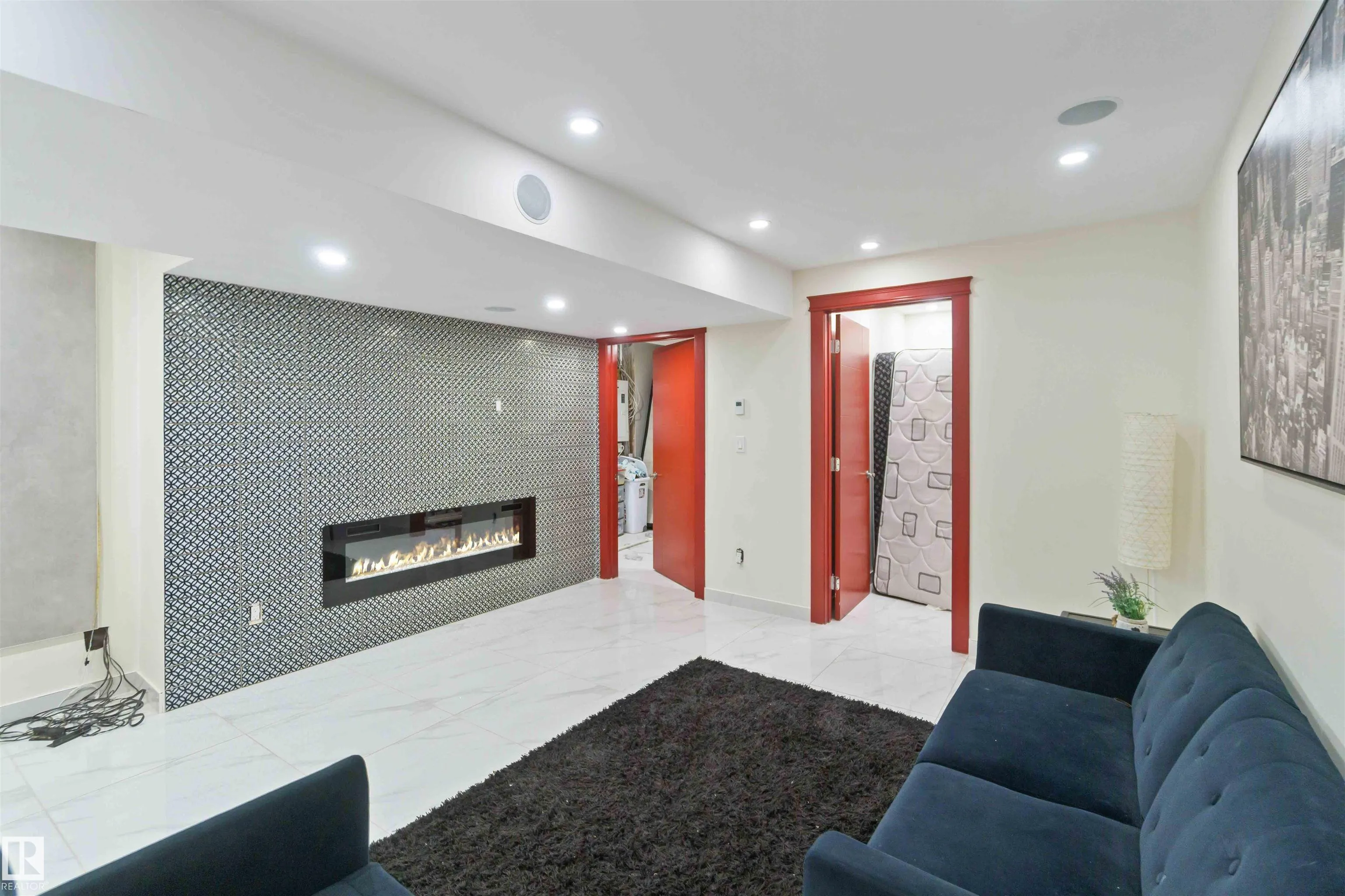 392 CHARLESWORTH Drive