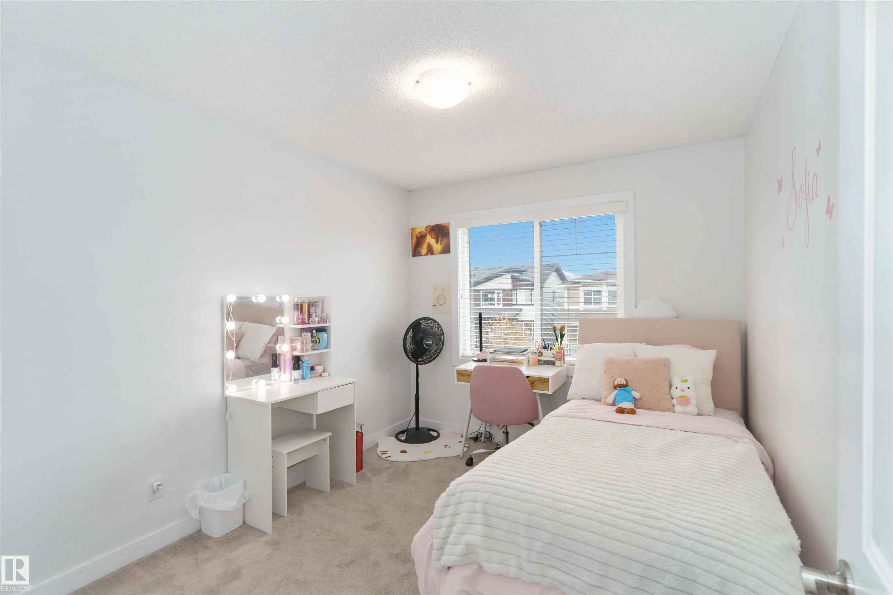 392 CHARLESWORTH Drive