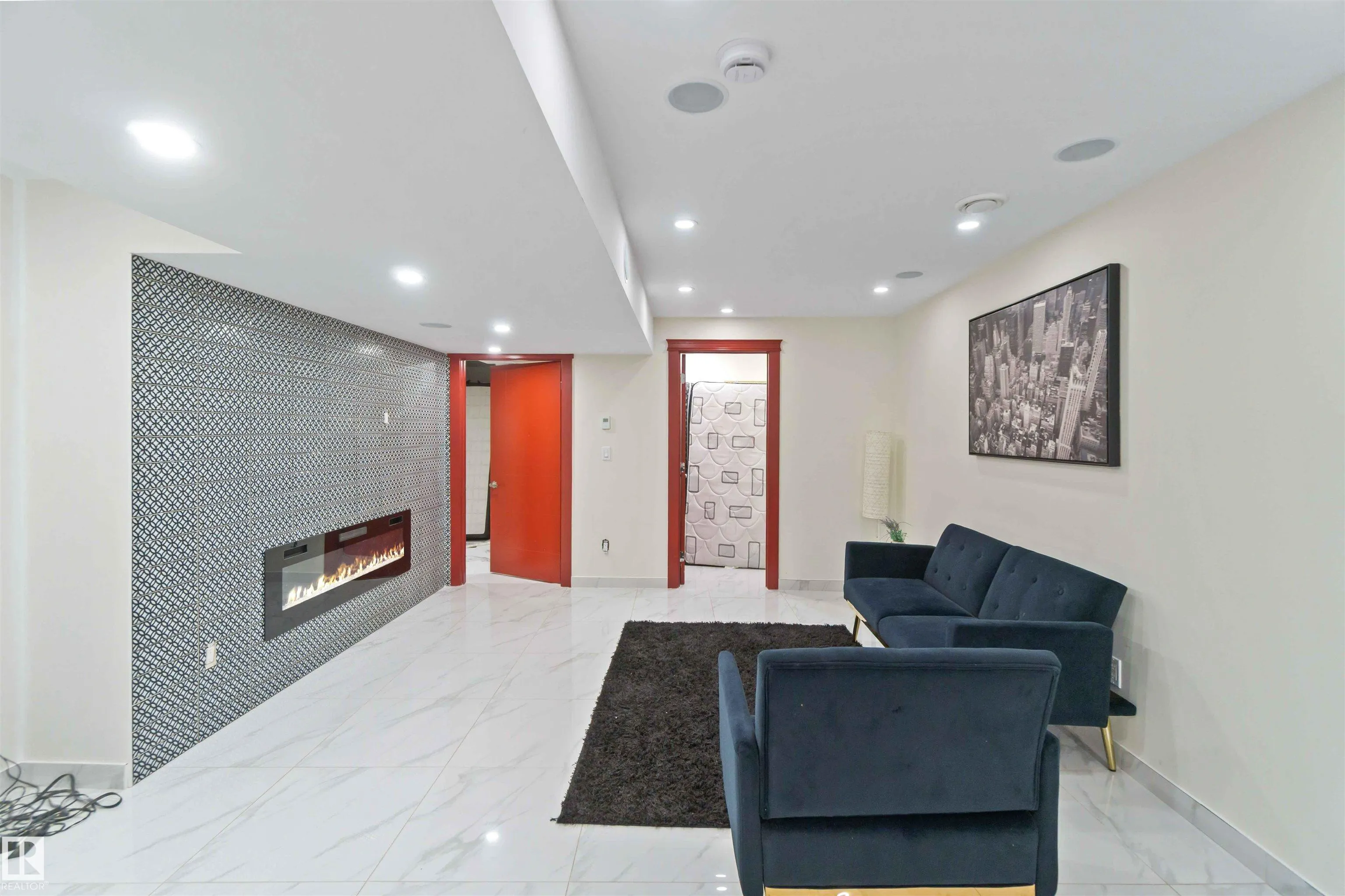 392 CHARLESWORTH Drive