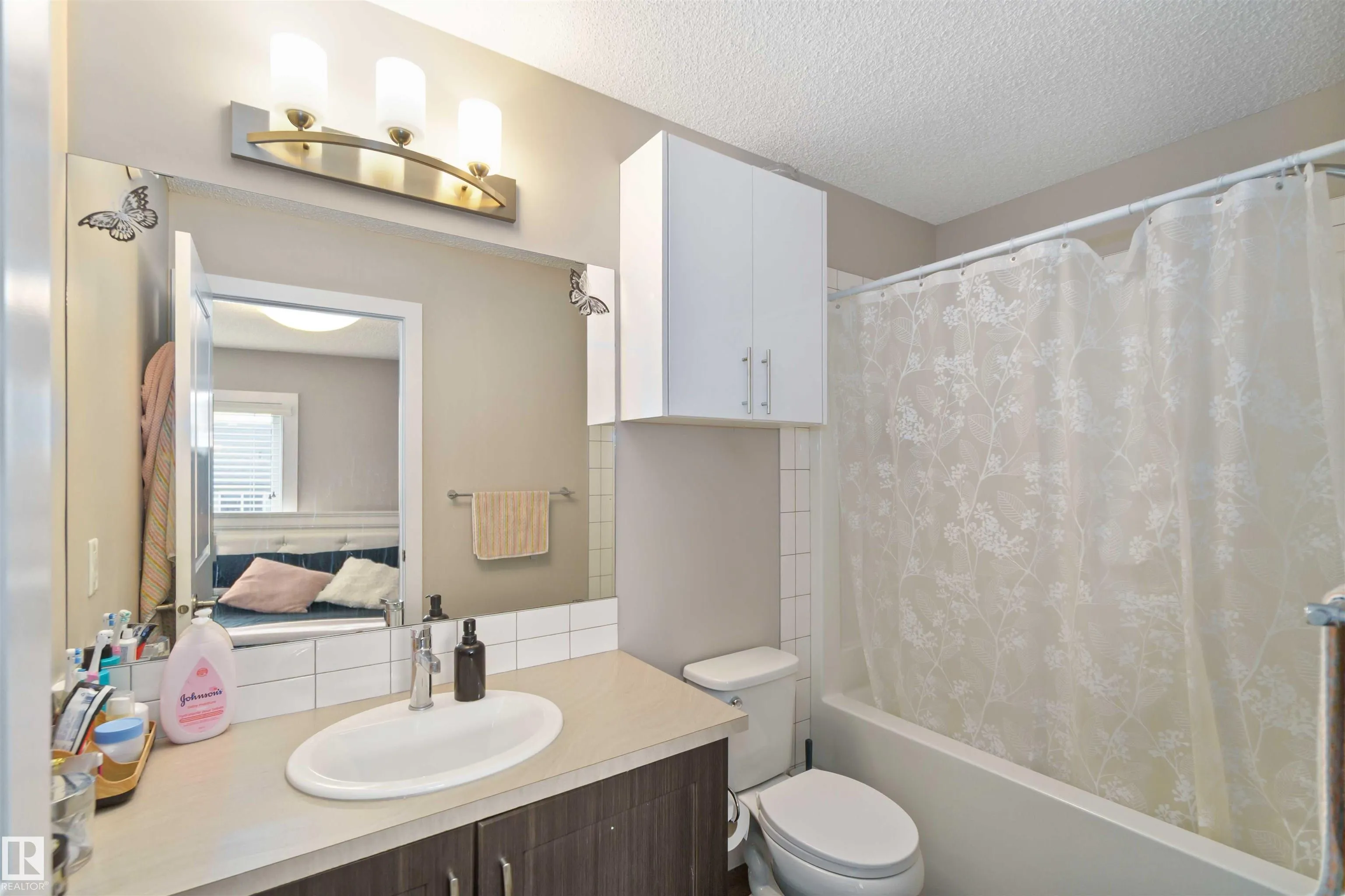 392 CHARLESWORTH Drive