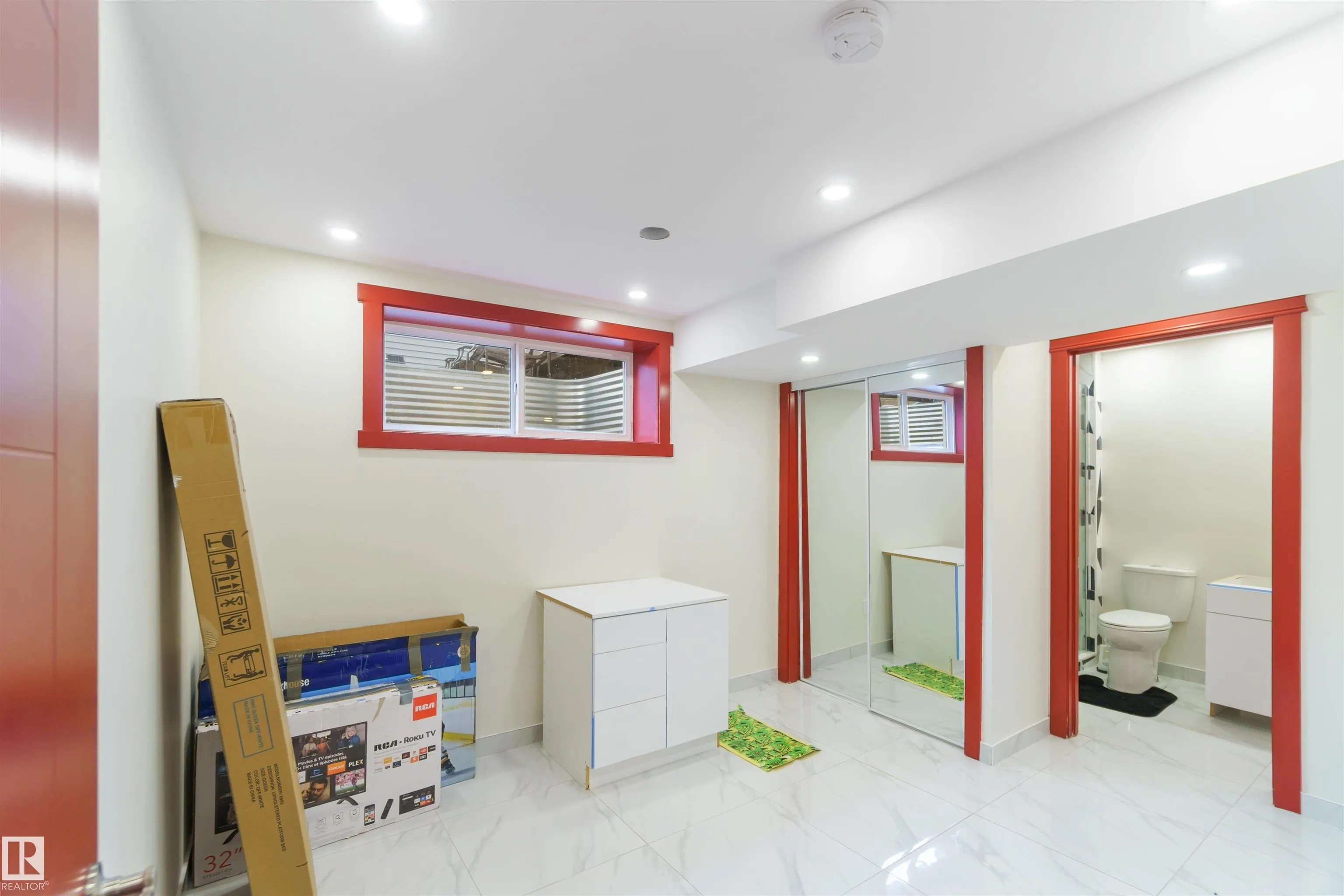 392 CHARLESWORTH Drive