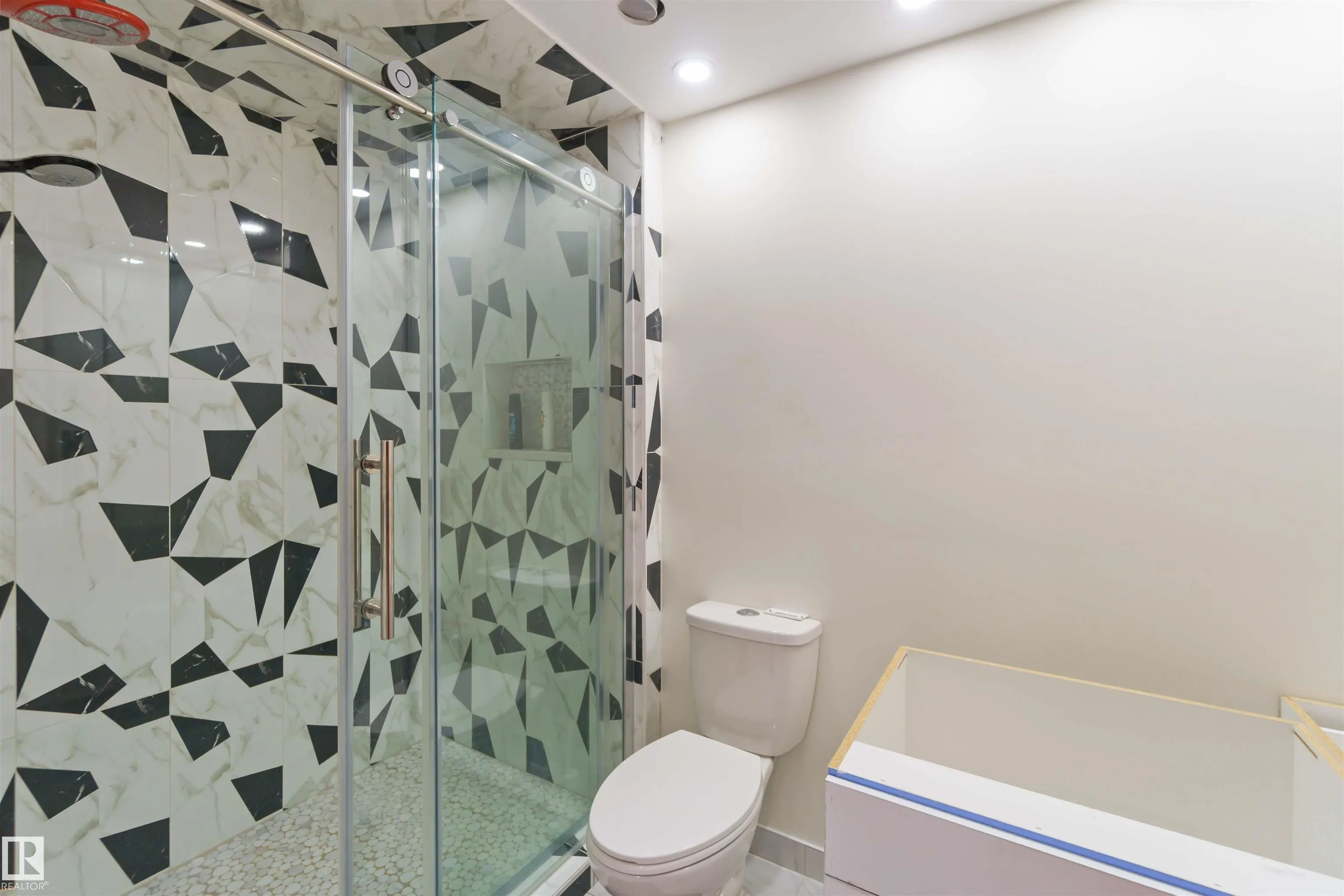 392 CHARLESWORTH Drive