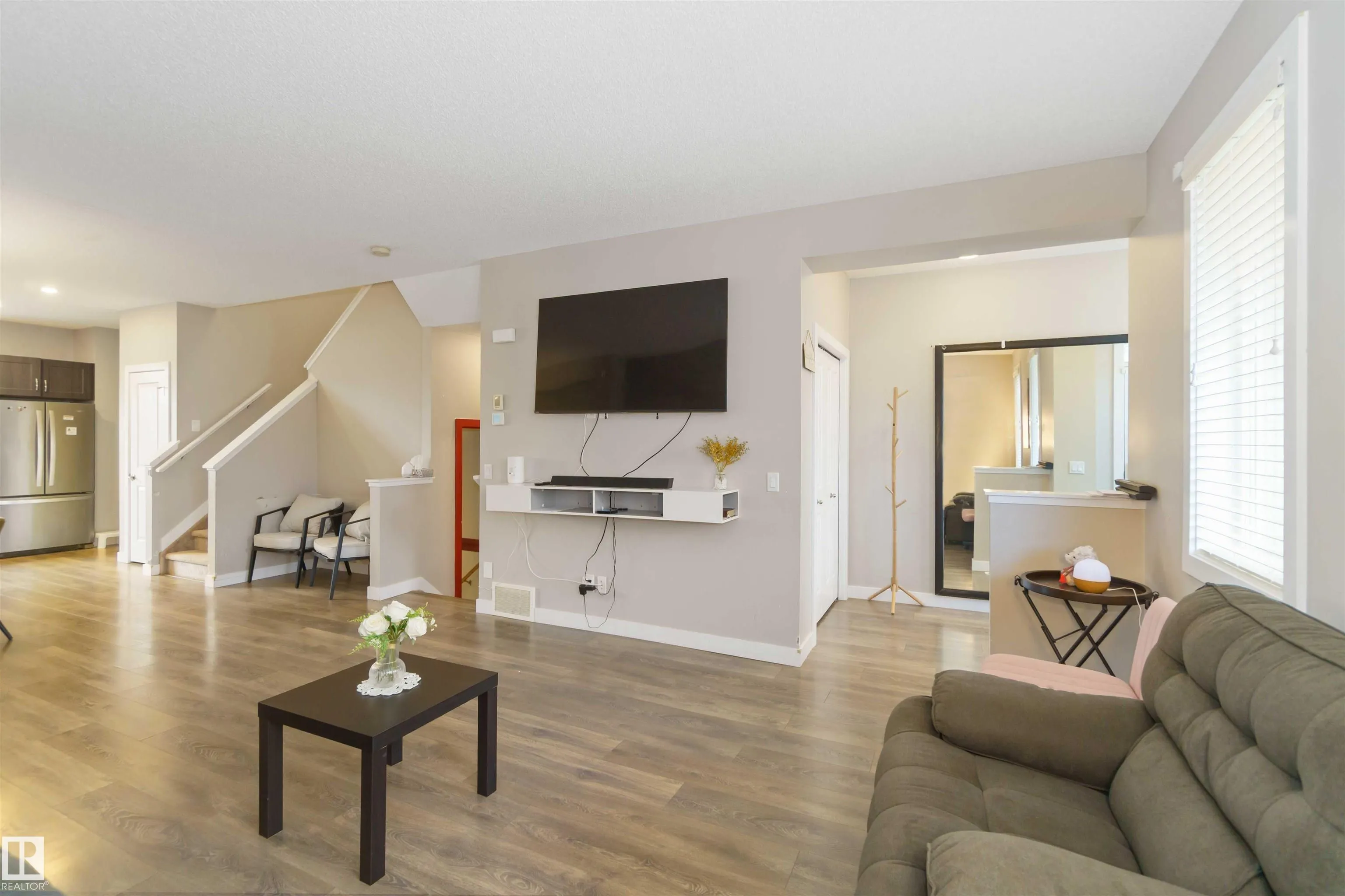 392 CHARLESWORTH Drive