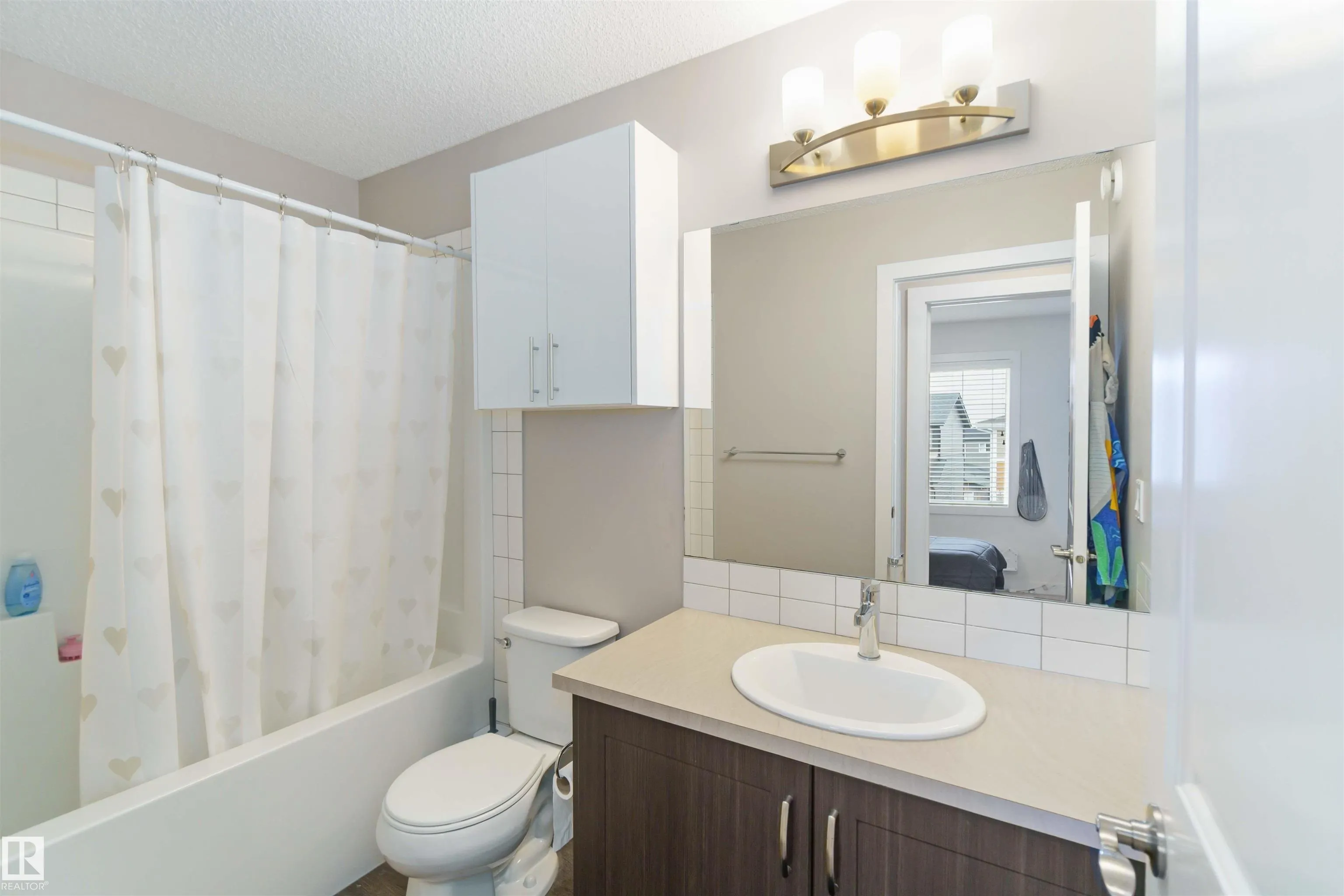 392 CHARLESWORTH Drive