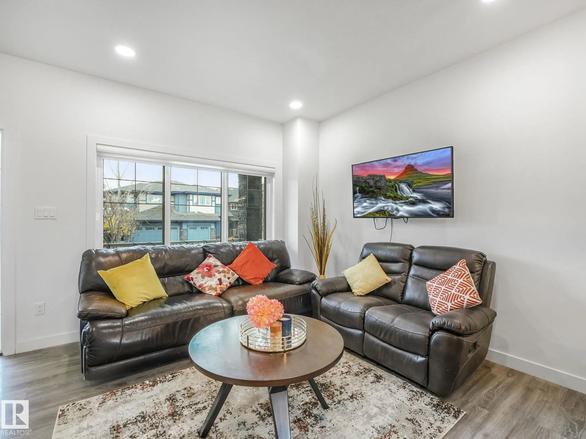 3807 WEIDLE Crescent