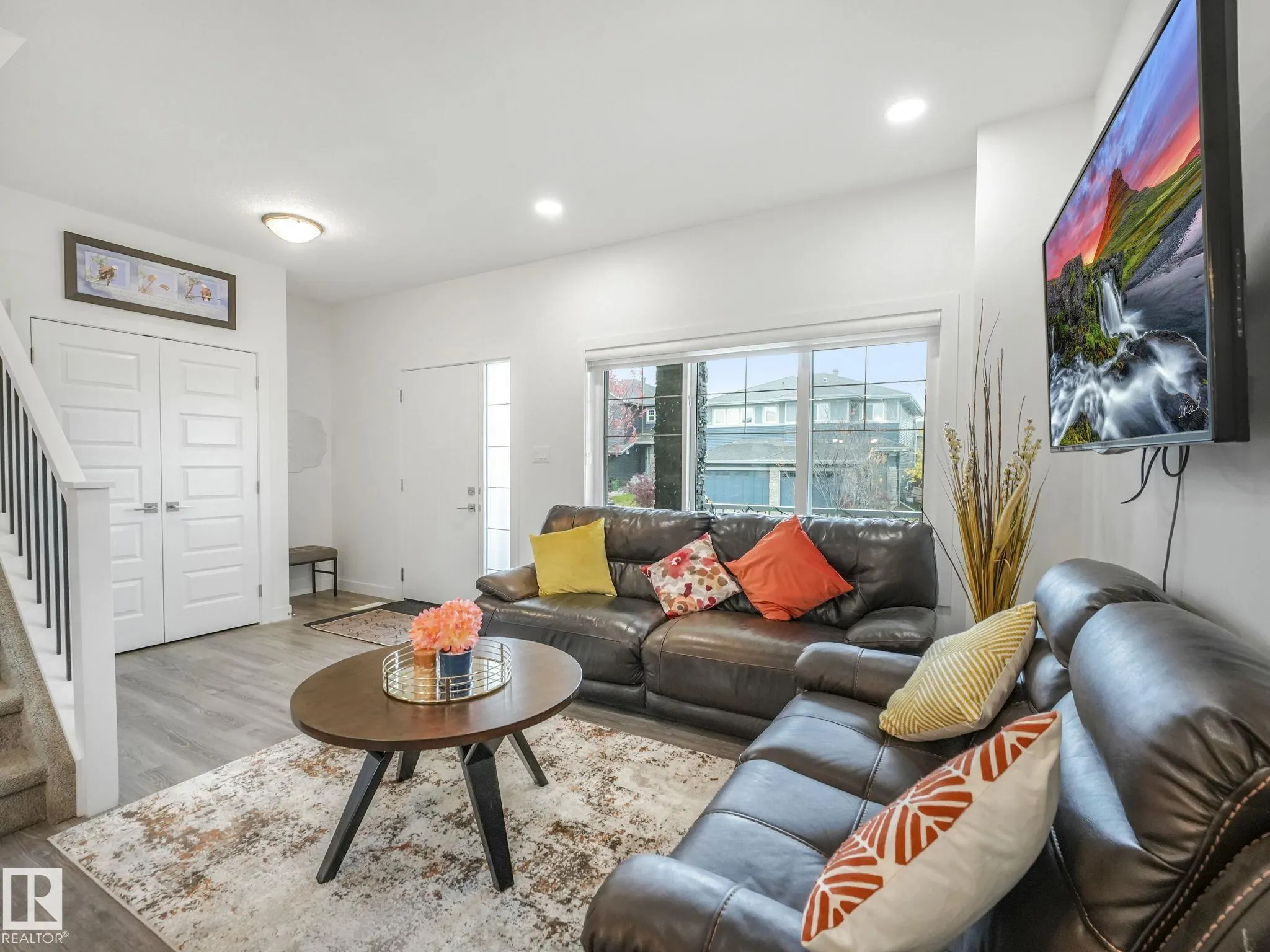 3807 WEIDLE Crescent