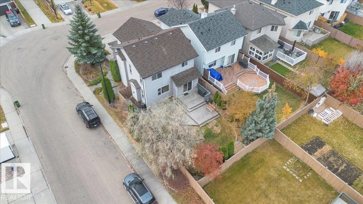 1824 HOLMAN Crescent