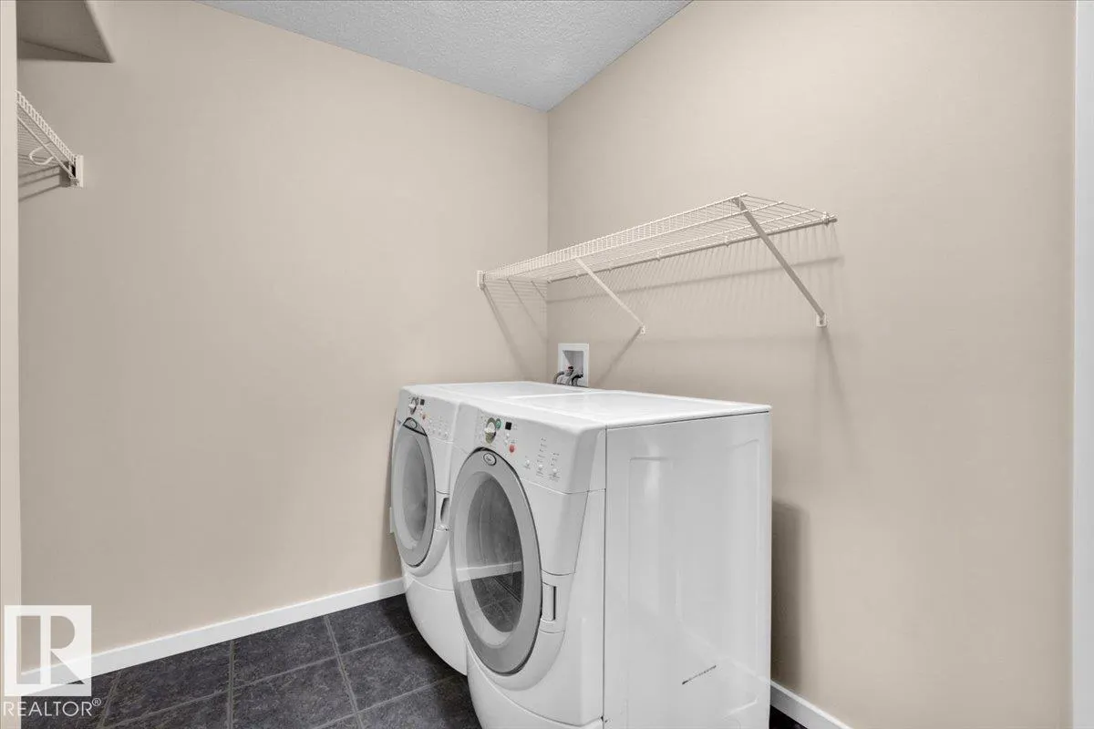 1824 HOLMAN Crescent