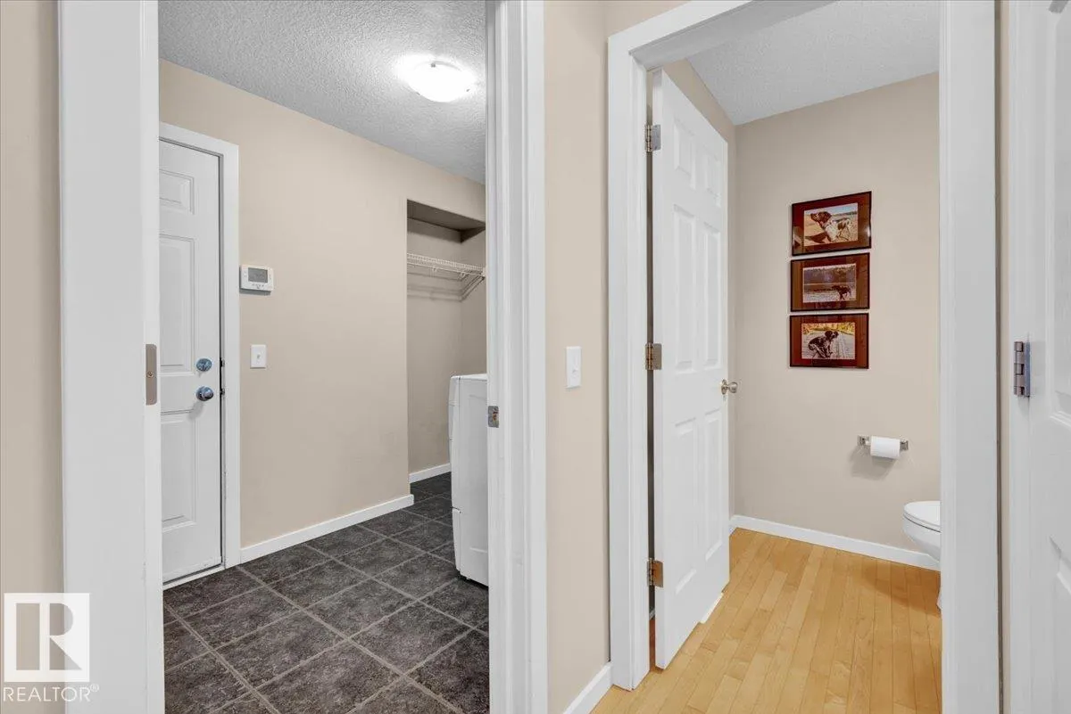 1824 HOLMAN Crescent