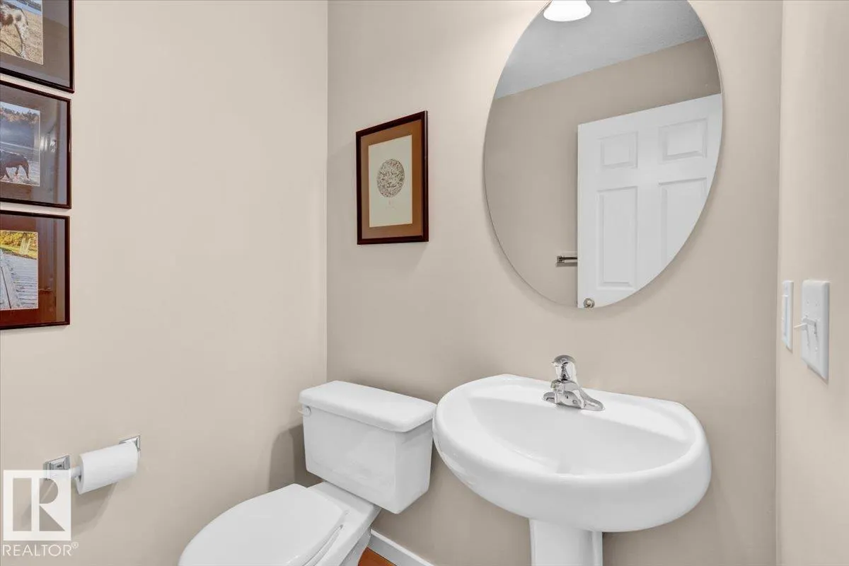 1824 HOLMAN Crescent