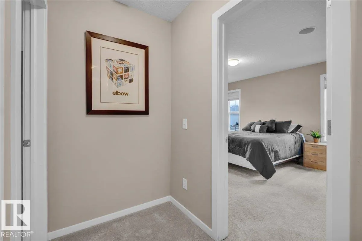 1824 HOLMAN Crescent