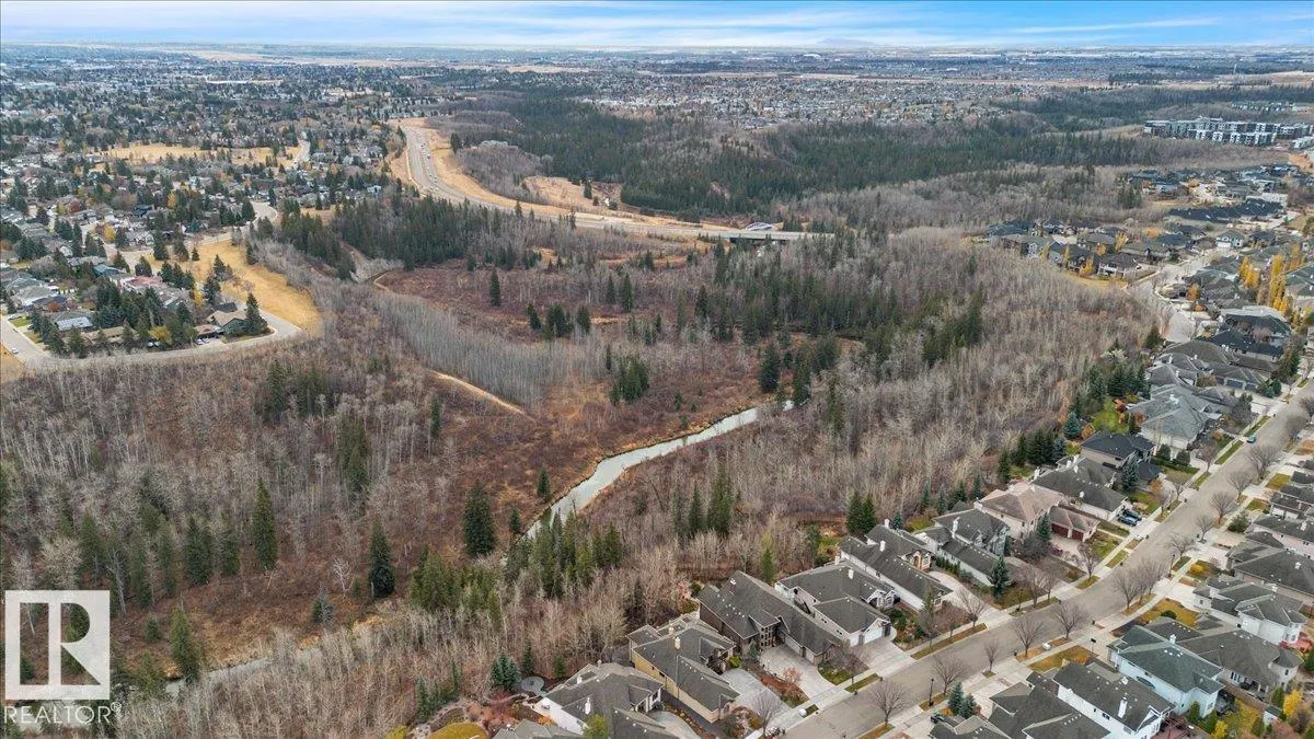 1824 HOLMAN Crescent