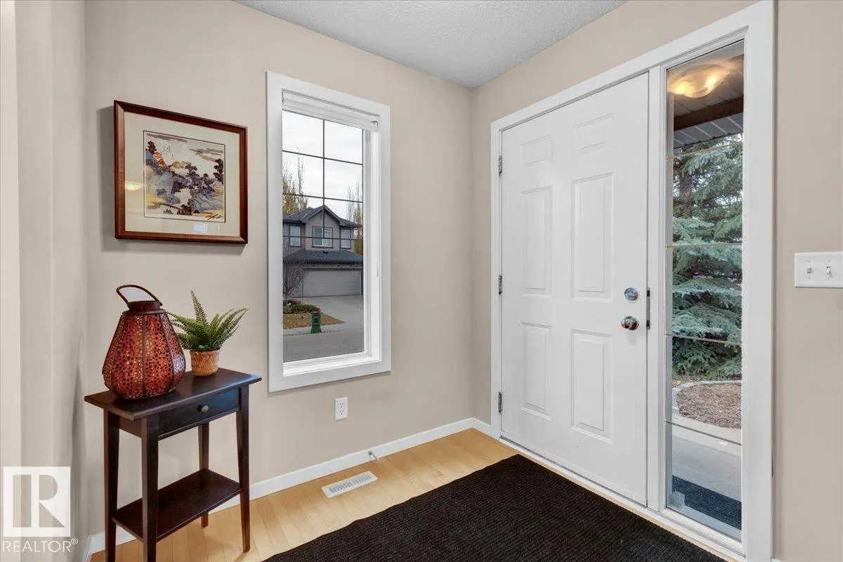 1824 HOLMAN Crescent