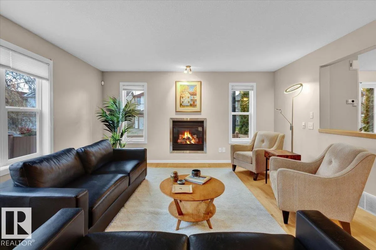 1824 HOLMAN Crescent