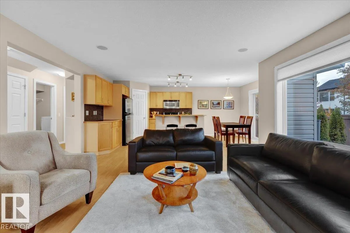 1824 HOLMAN Crescent