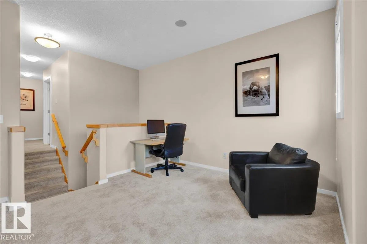 1824 HOLMAN Crescent