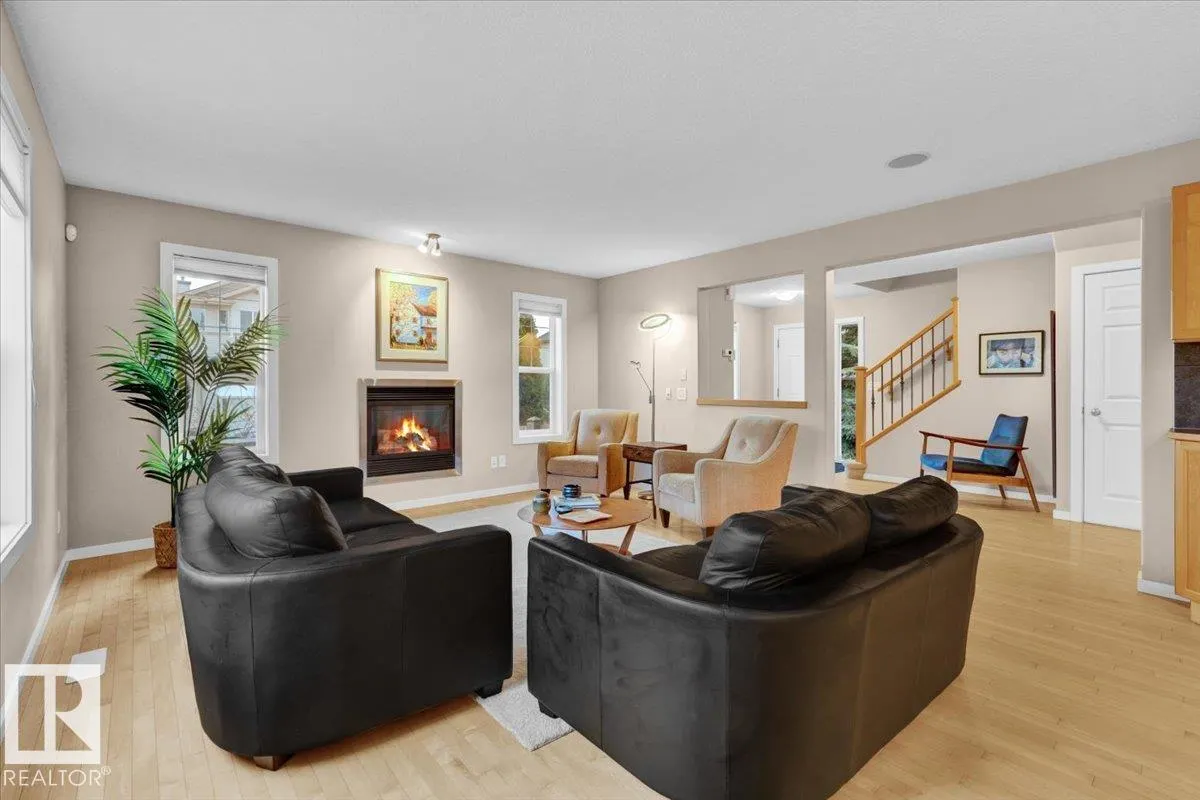 1824 HOLMAN Crescent