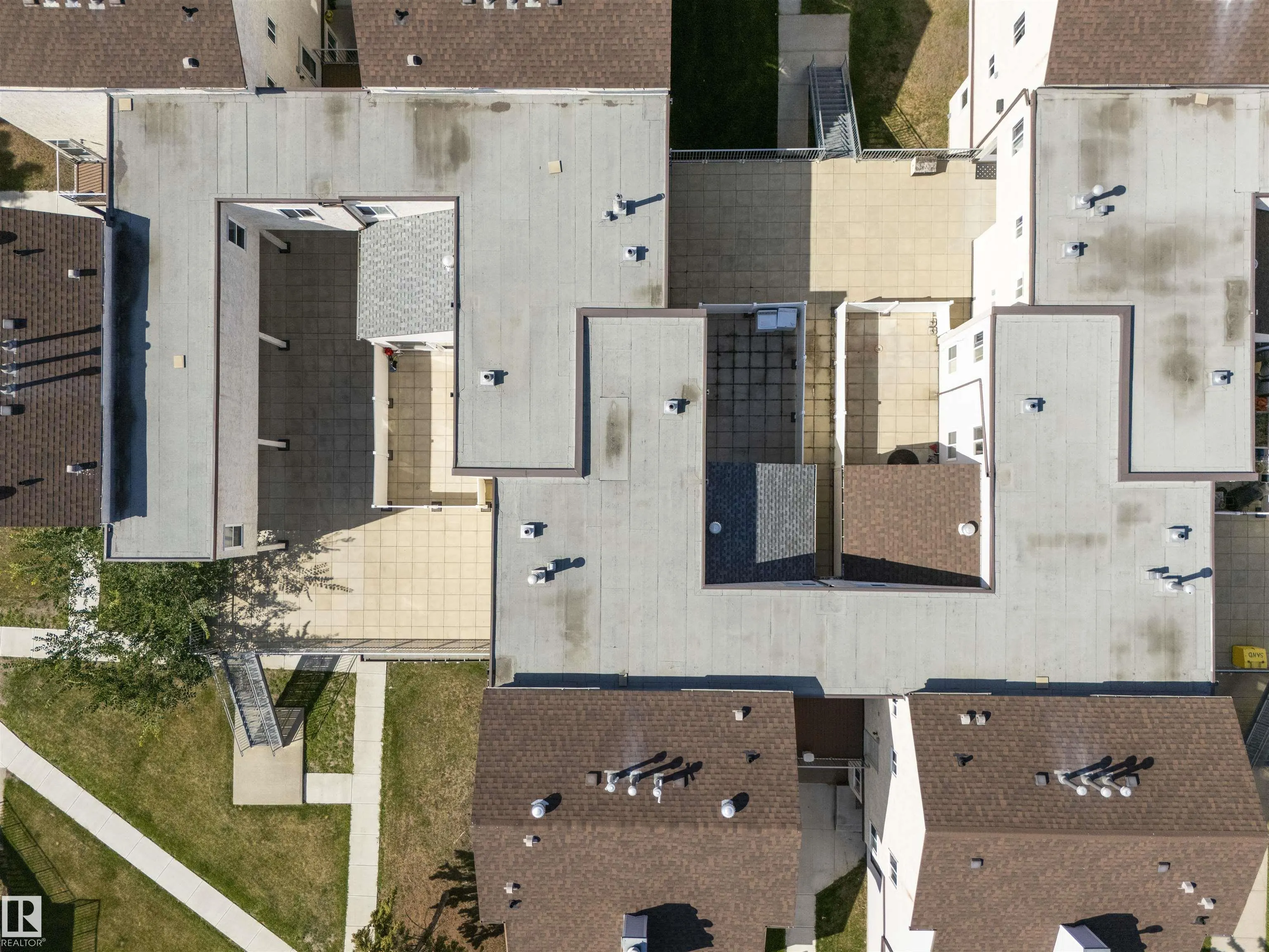 255 LANCASTER Terrace