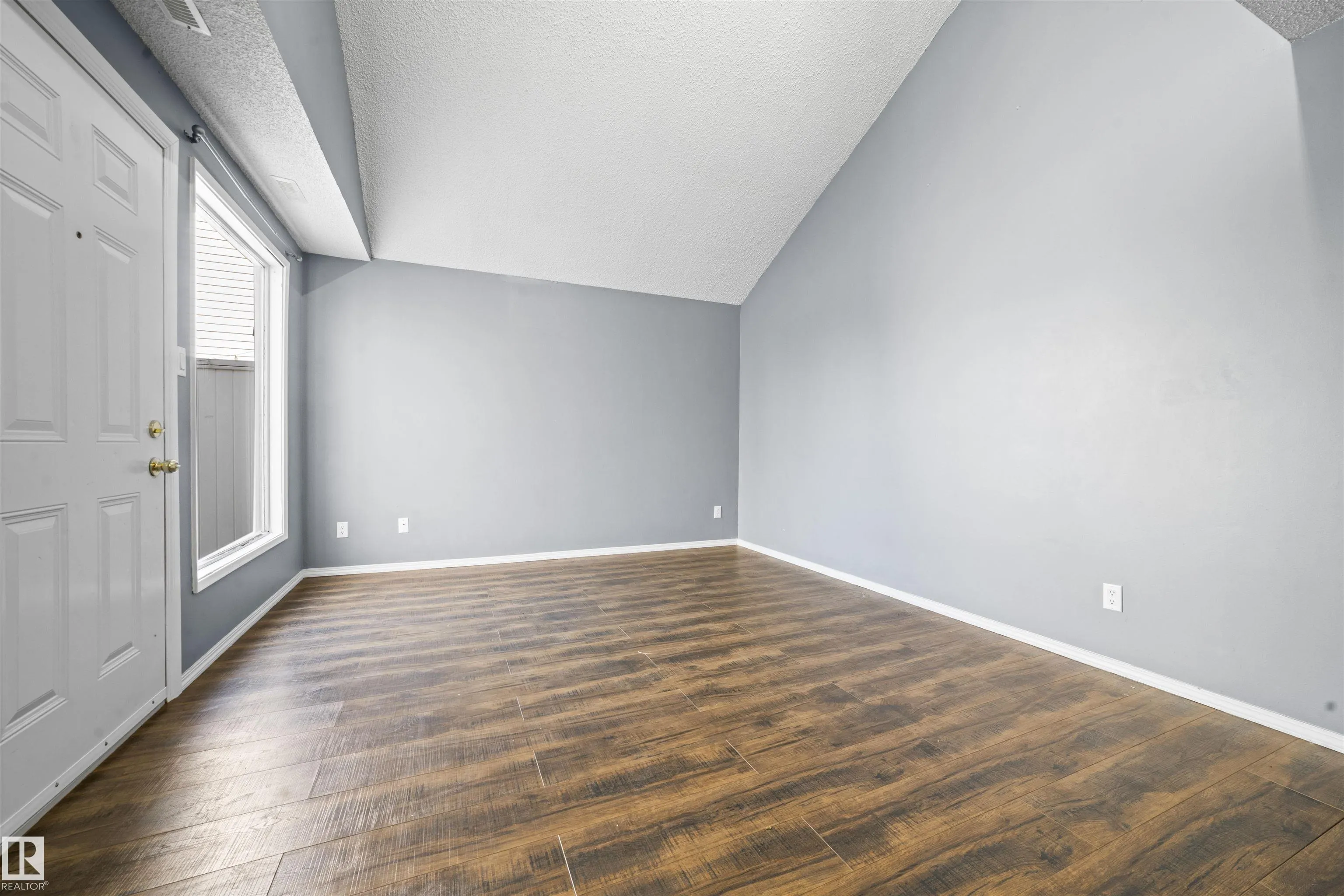 255 LANCASTER Terrace