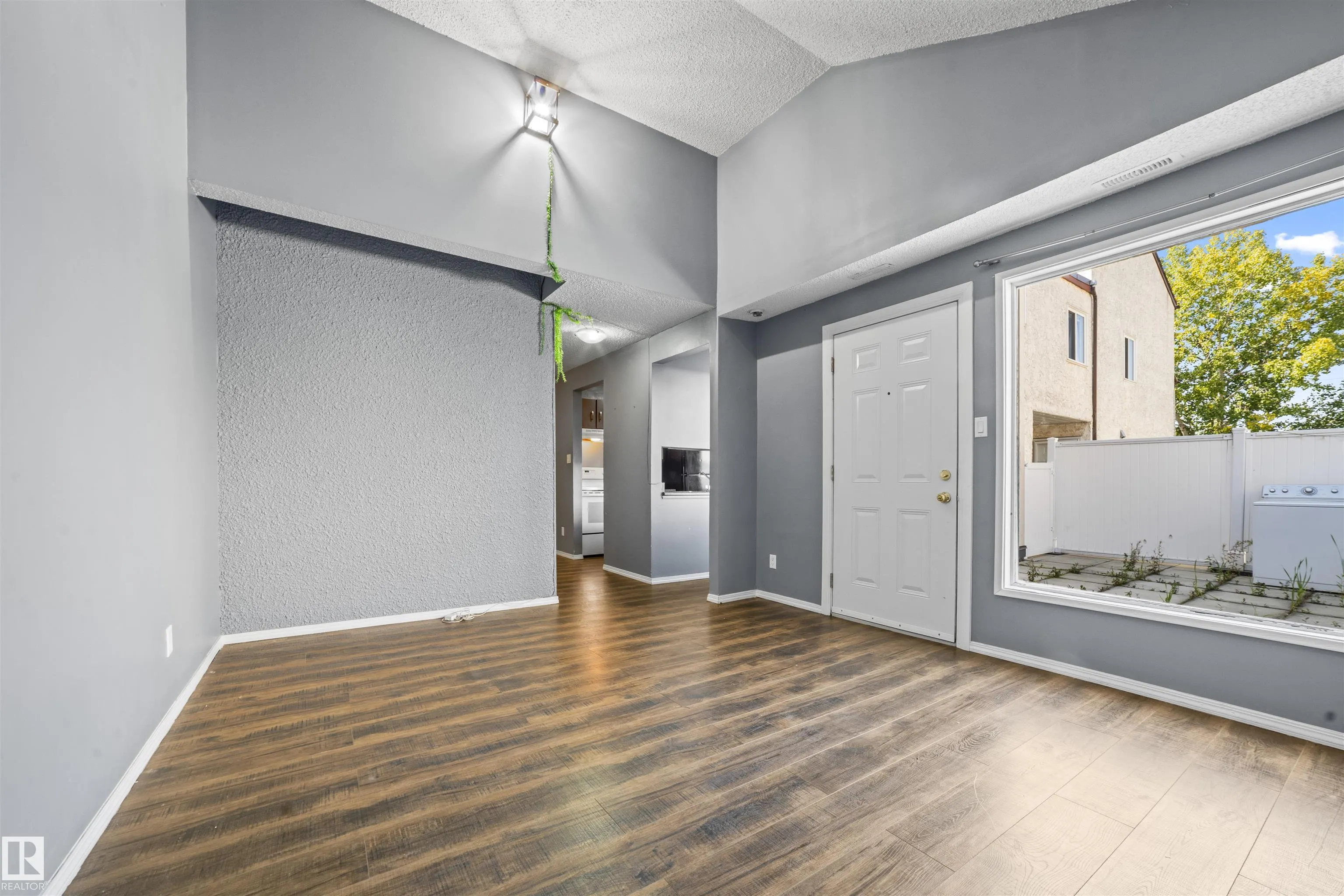 255 LANCASTER Terrace