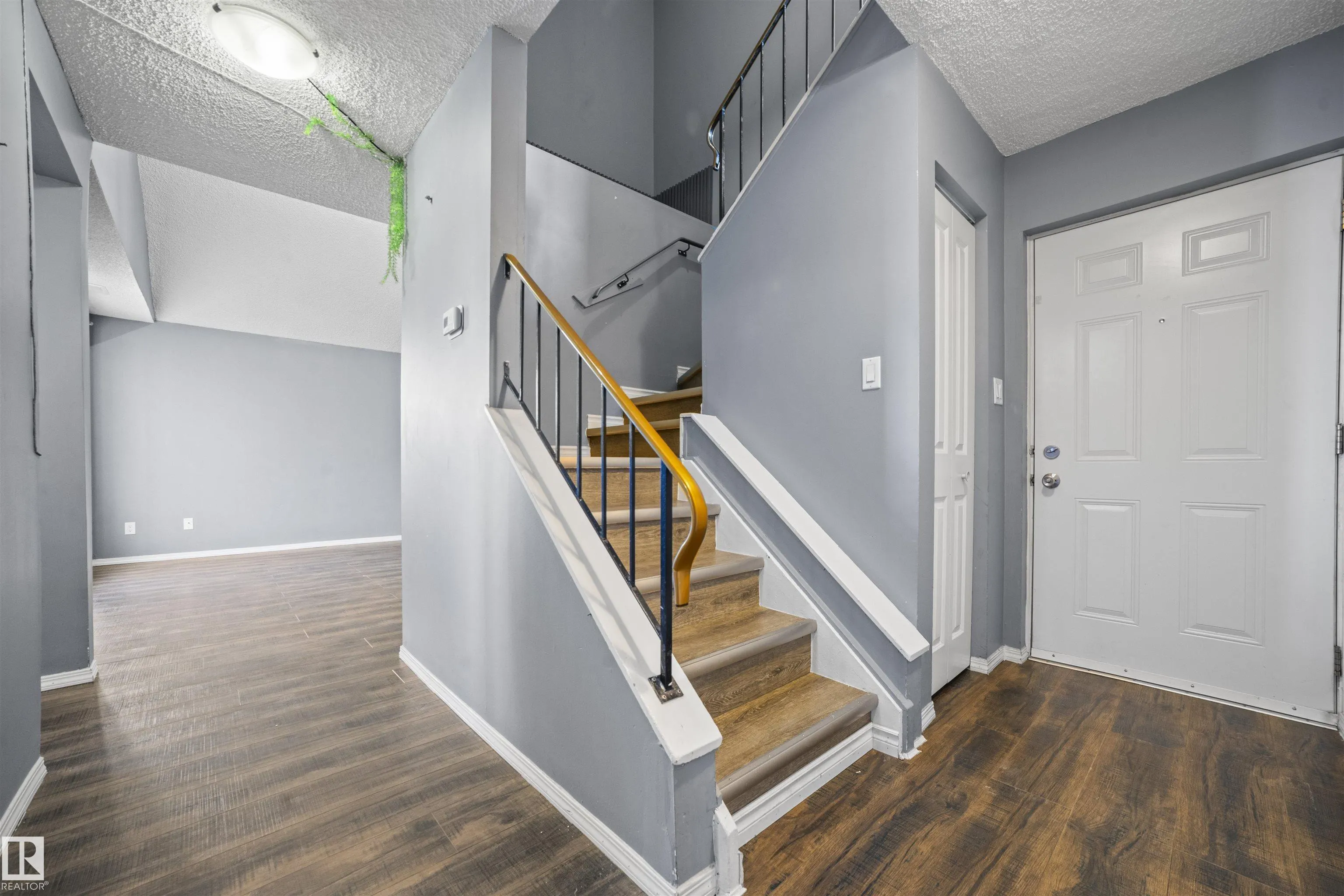 255 LANCASTER Terrace