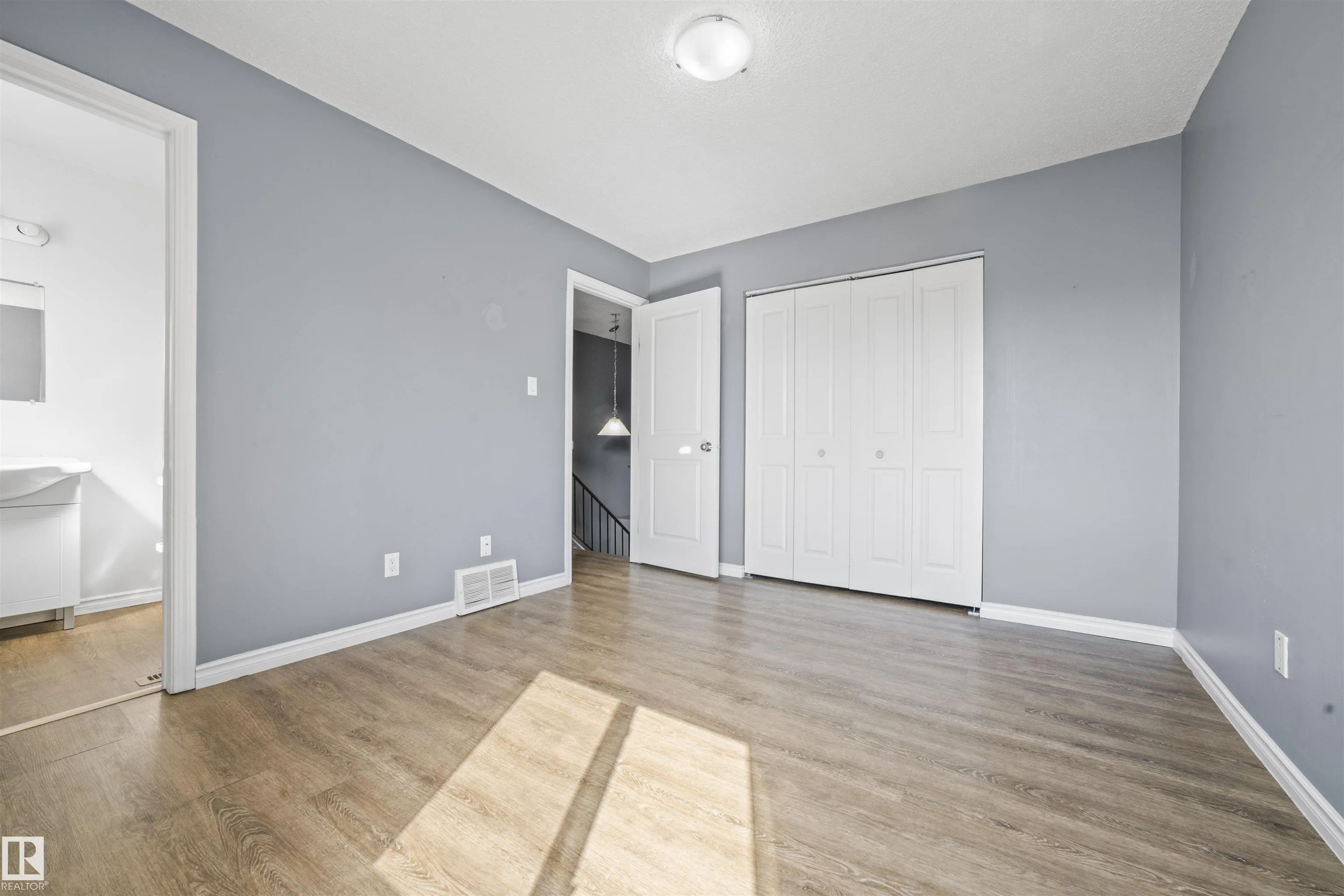 255 LANCASTER Terrace