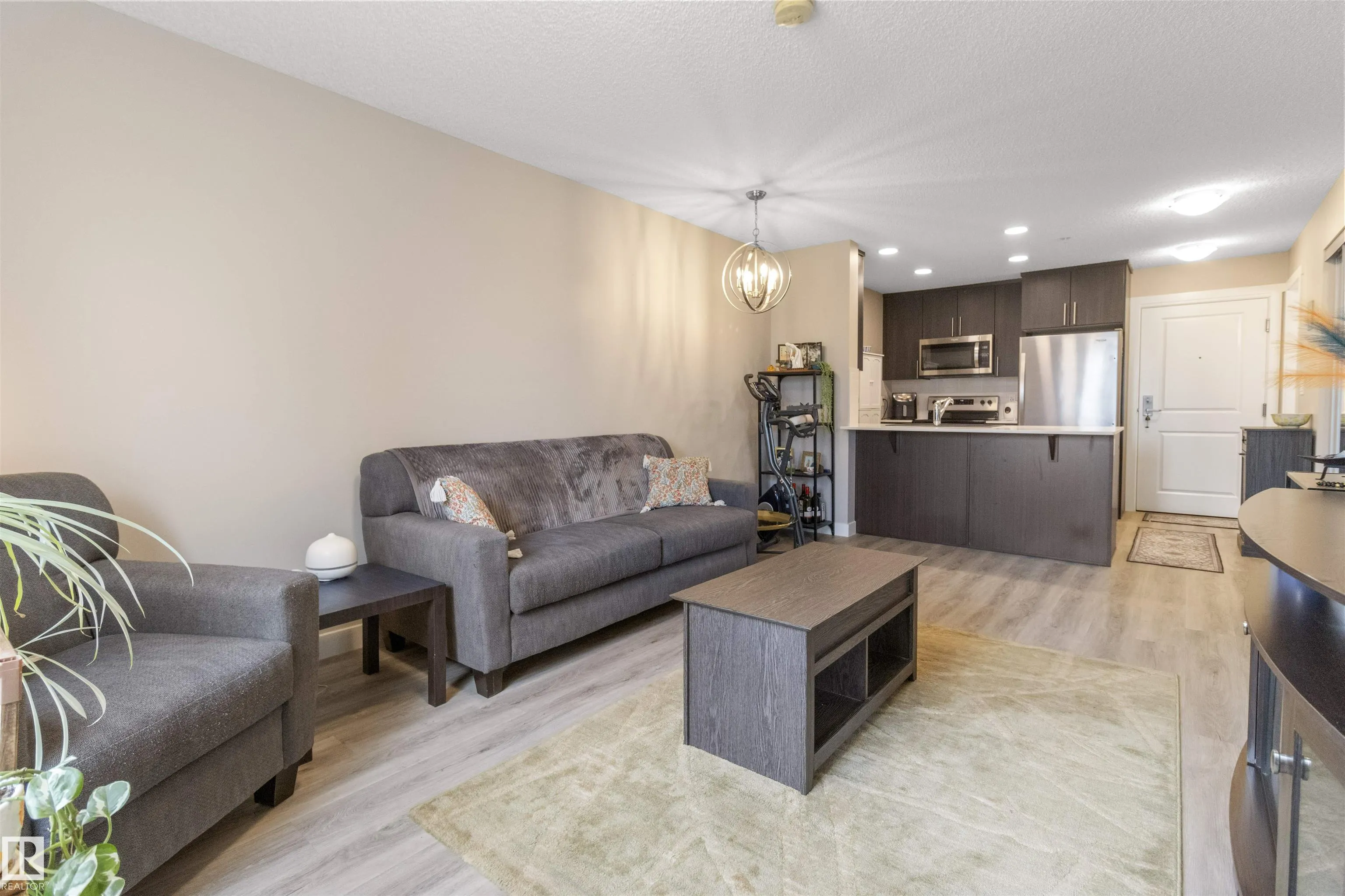 1506 TAMARACK Boulevard