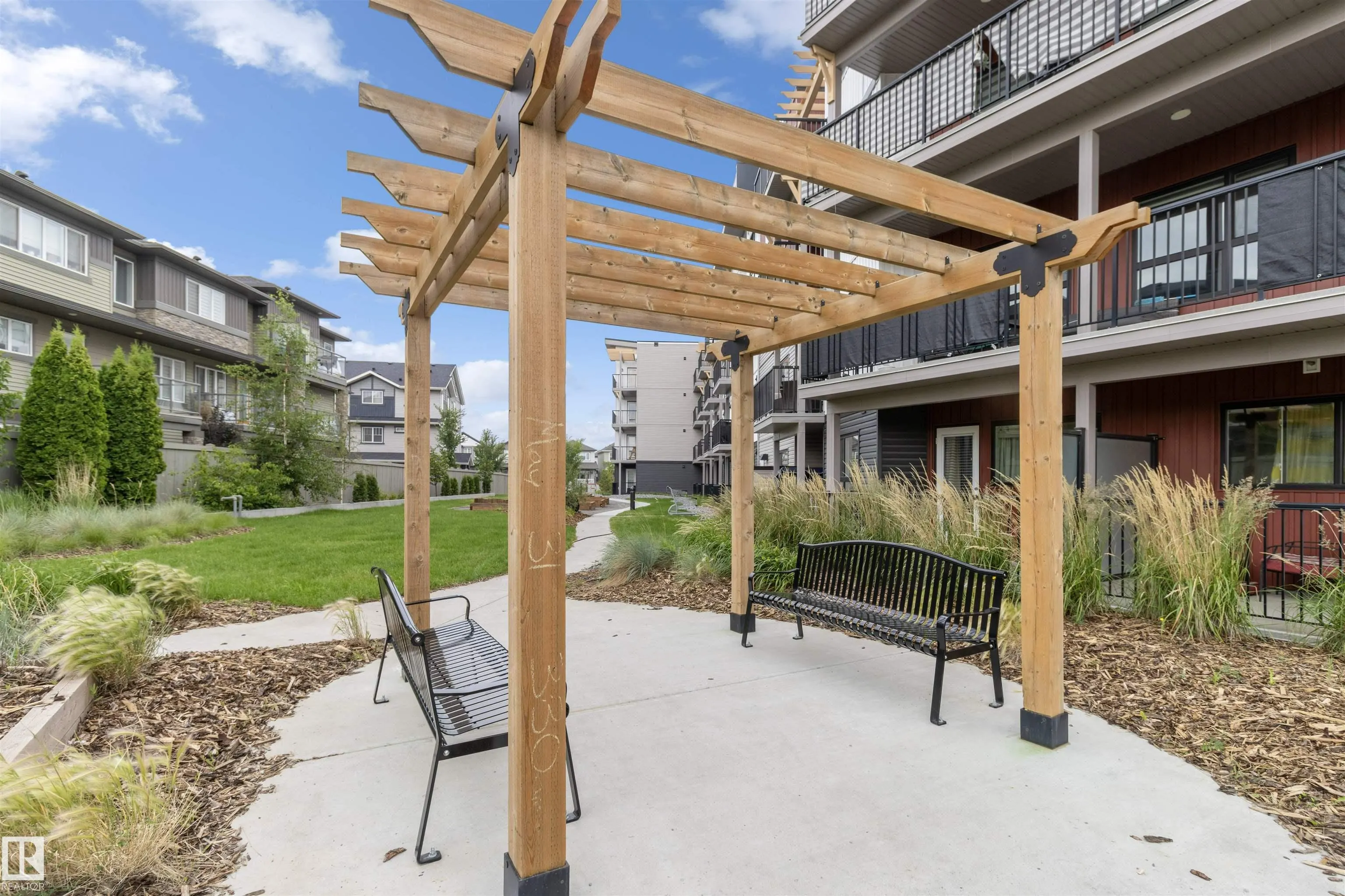 1506 TAMARACK Boulevard