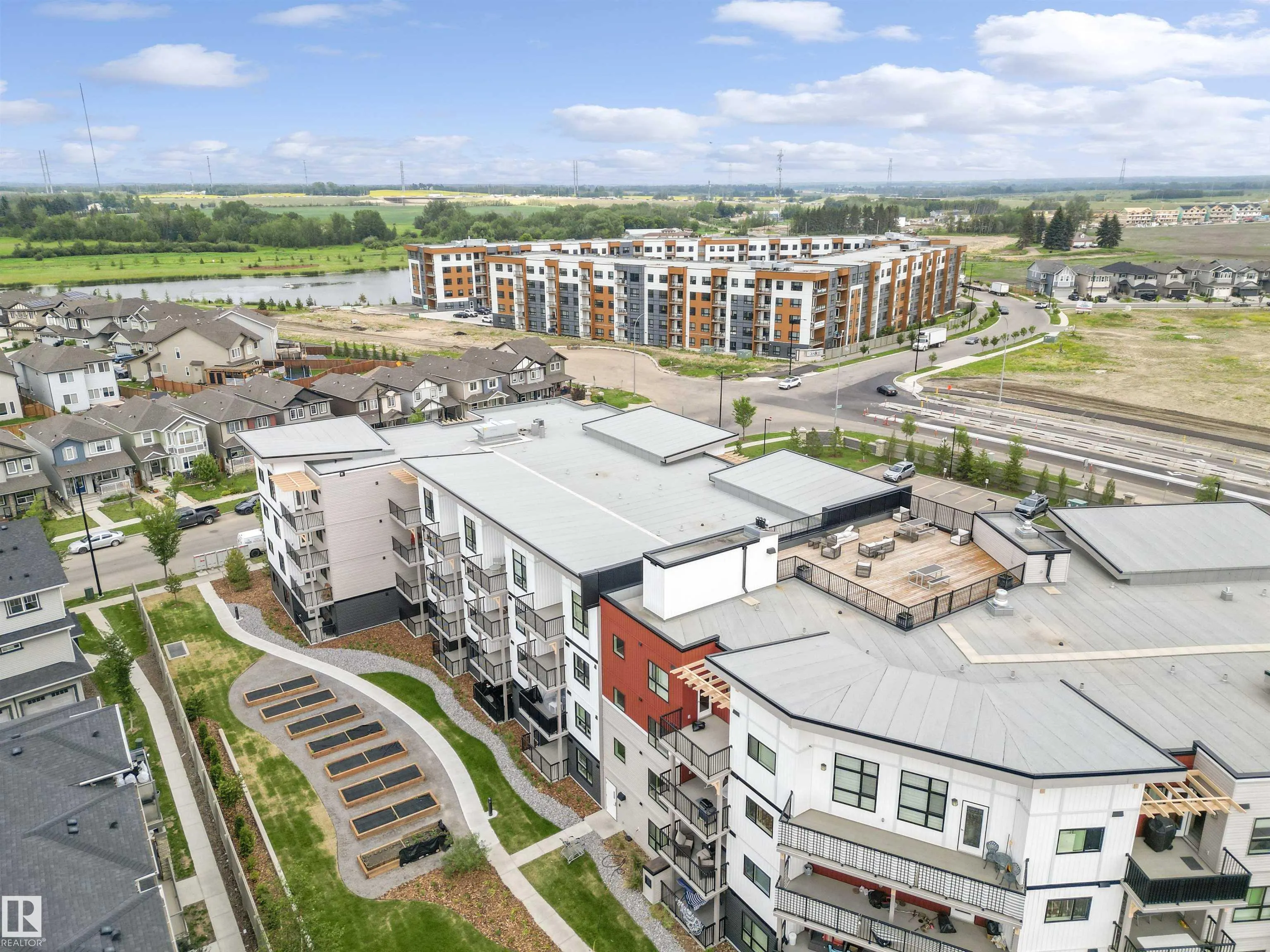 1506 TAMARACK Boulevard