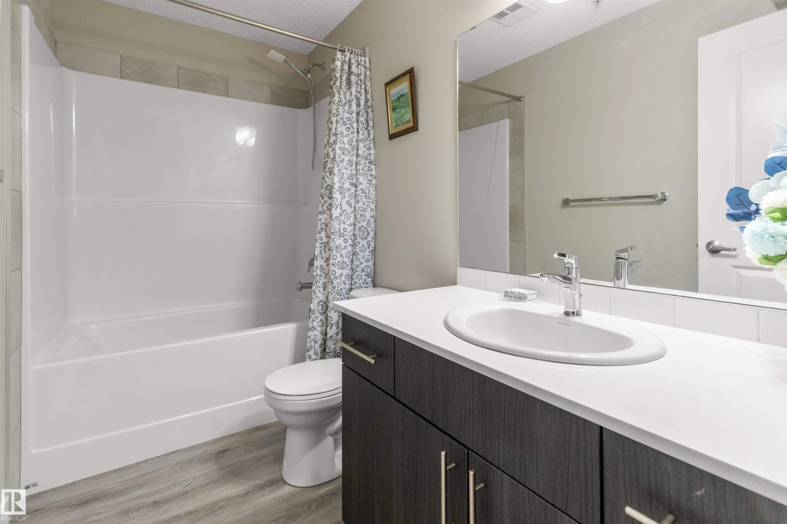 1506 TAMARACK Boulevard