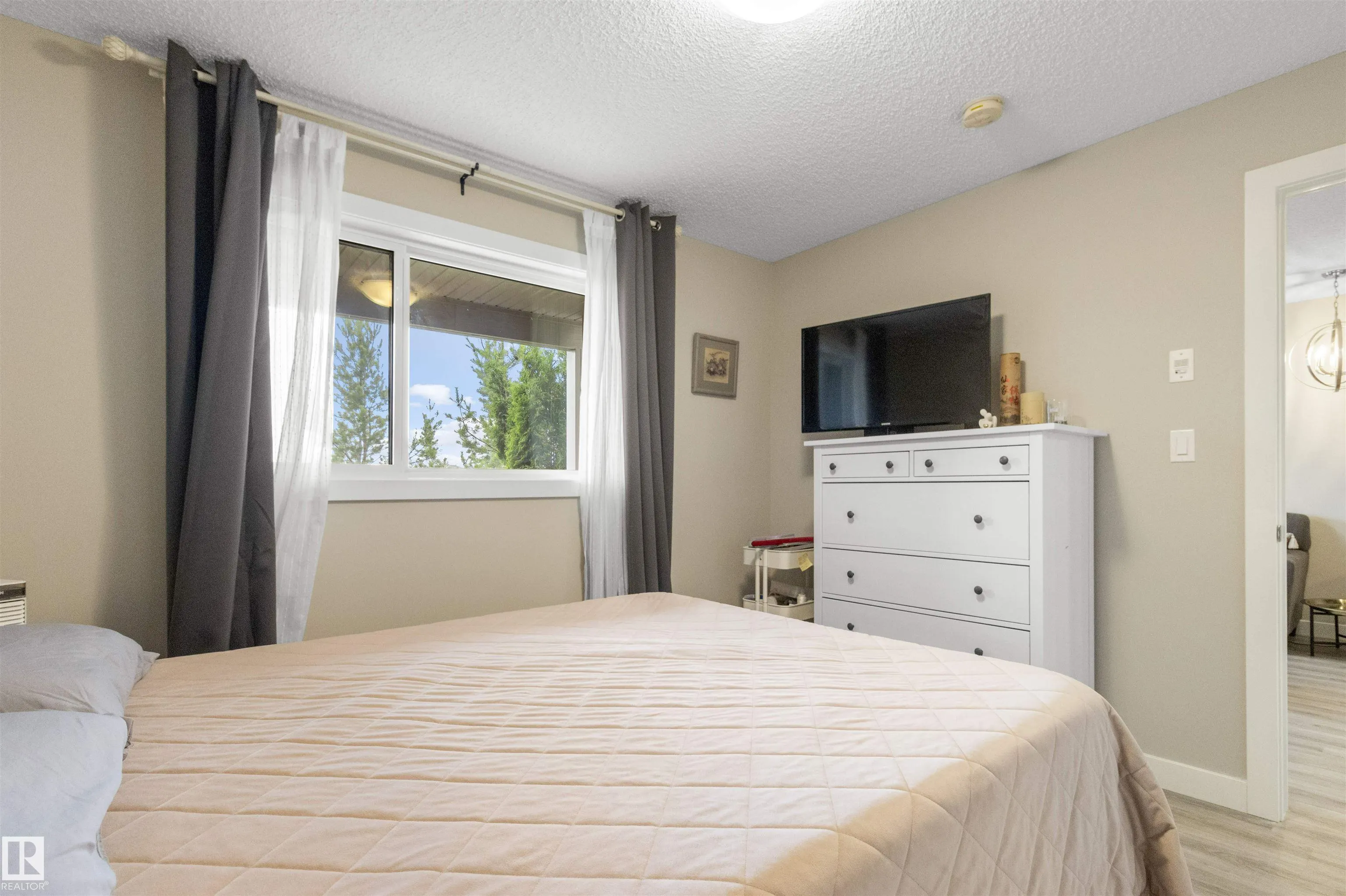 1506 TAMARACK Boulevard