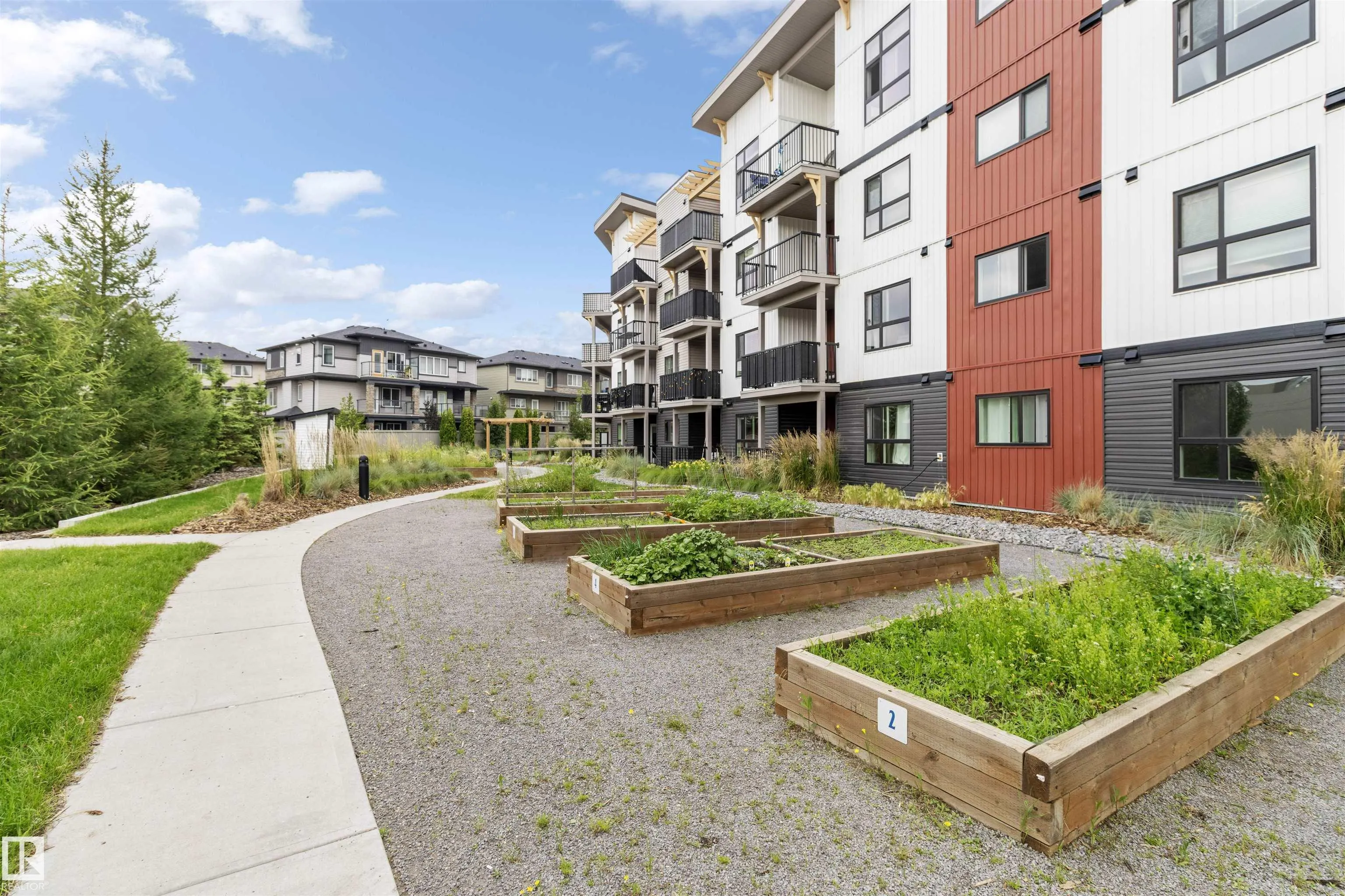 1506 TAMARACK Boulevard