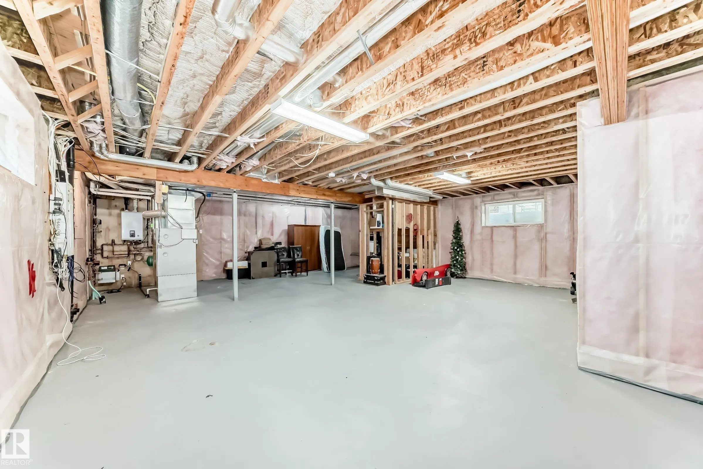 1552 CUNNINGHAM CAPE Cape