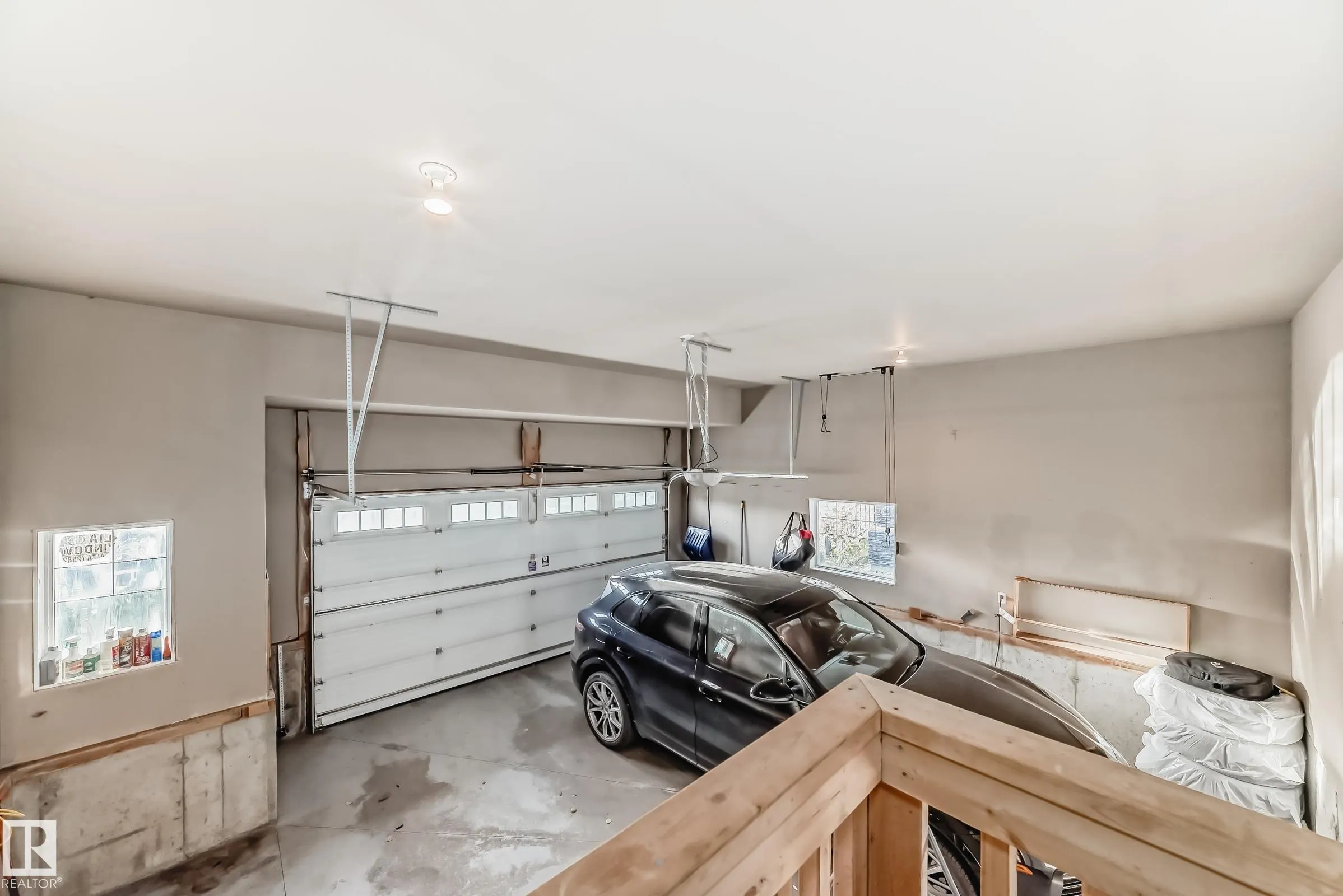 1552 CUNNINGHAM CAPE Cape