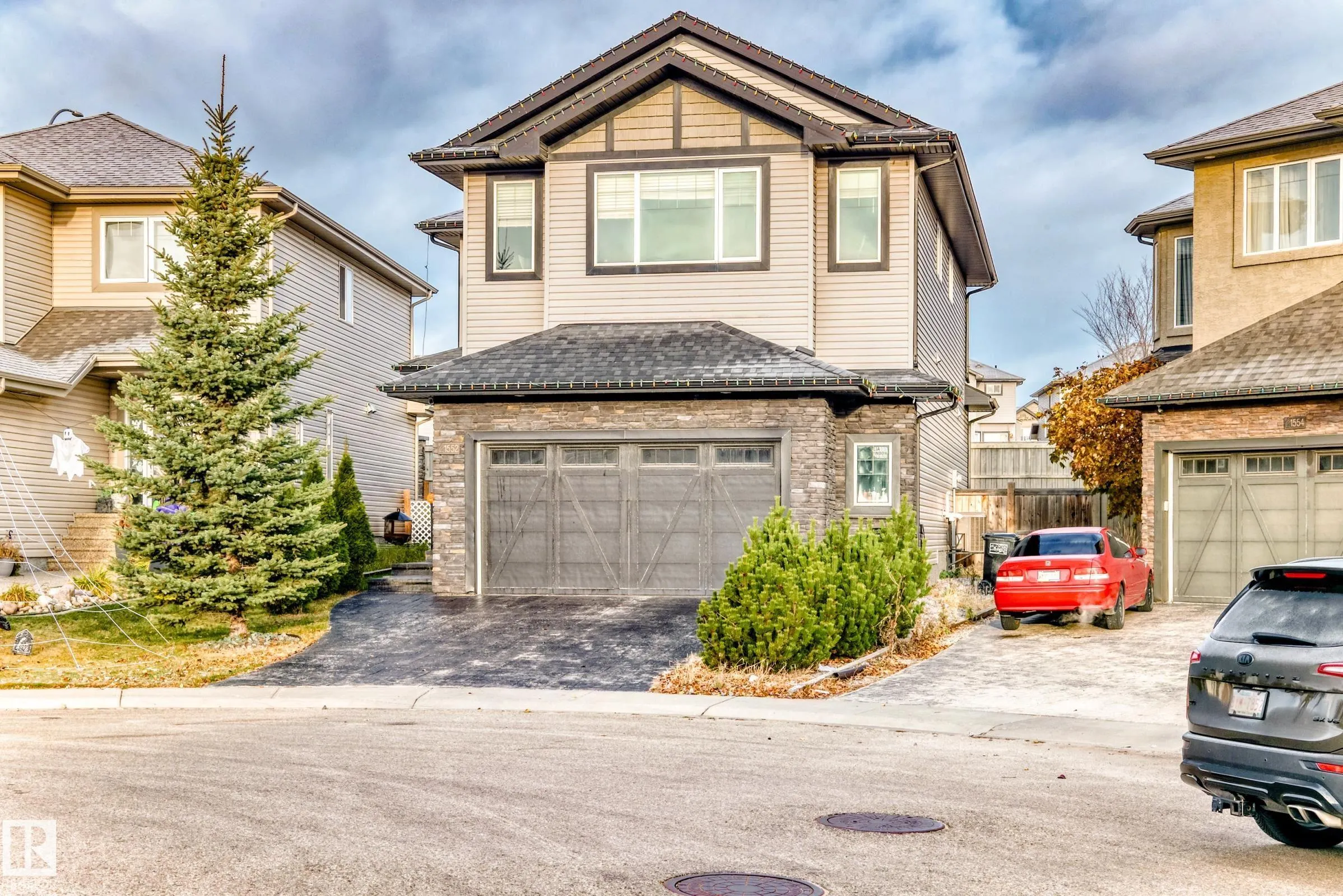 1552 CUNNINGHAM CAPE Cape