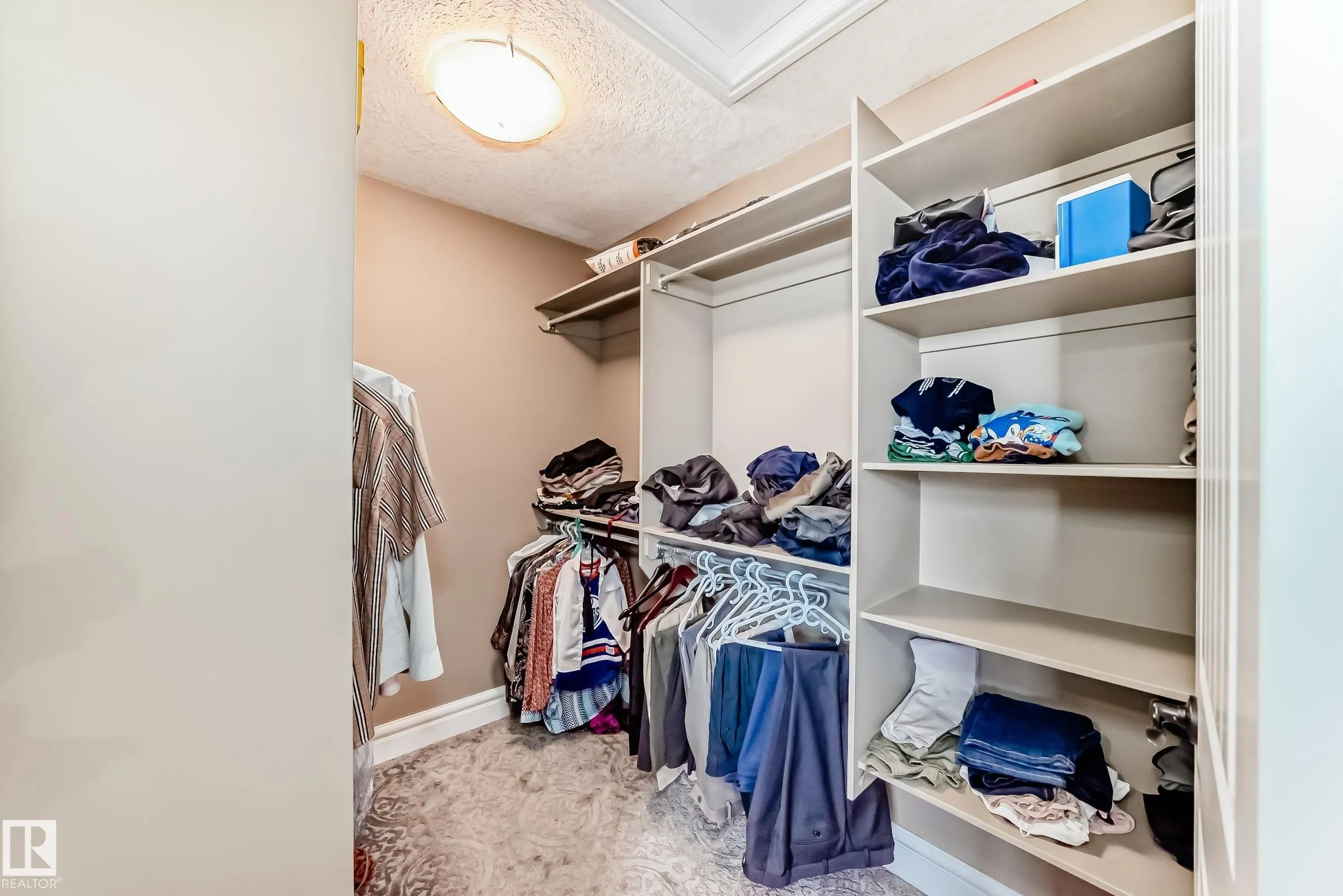 1552 CUNNINGHAM CAPE Cape