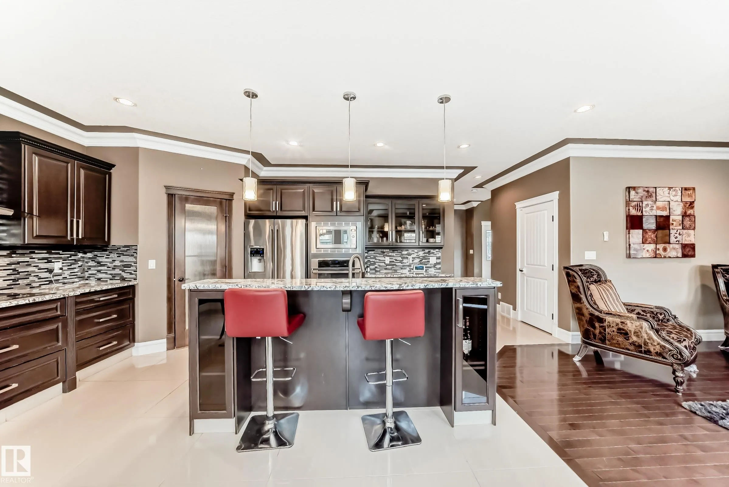 1552 CUNNINGHAM CAPE Cape