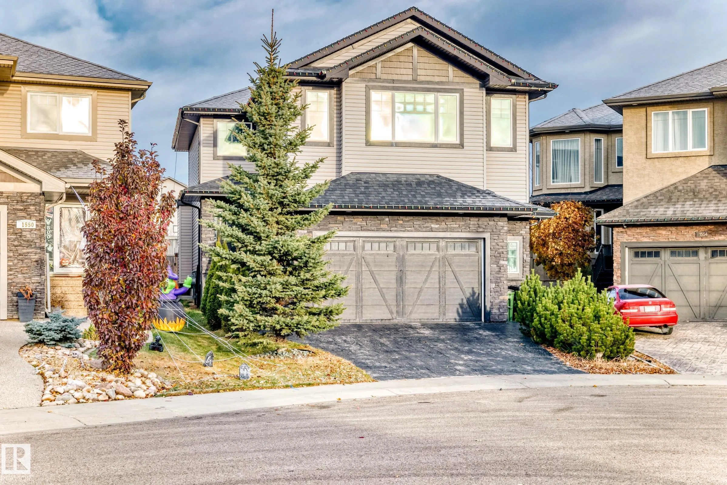 1552 CUNNINGHAM CAPE Cape