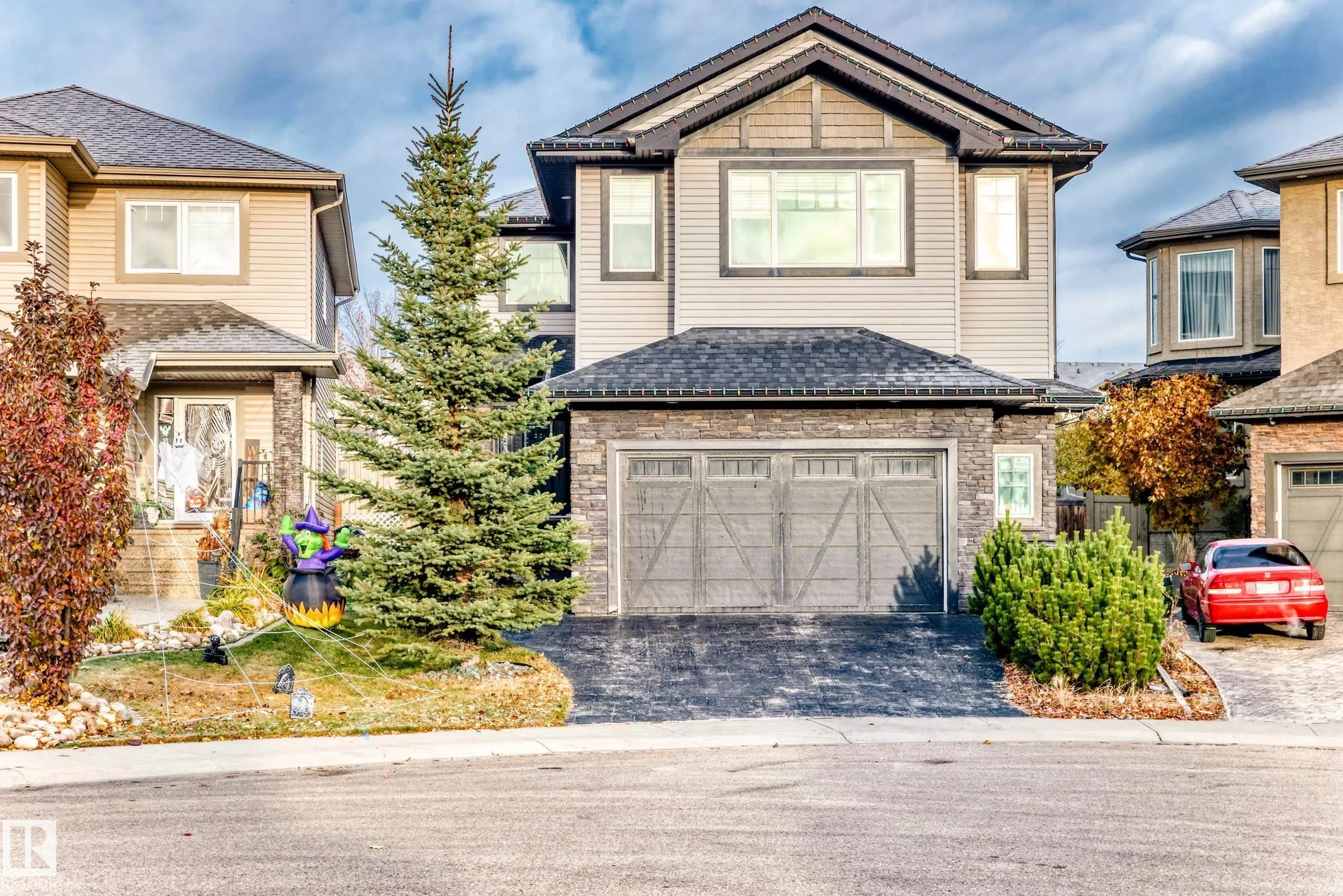 1552 CUNNINGHAM CAPE Cape