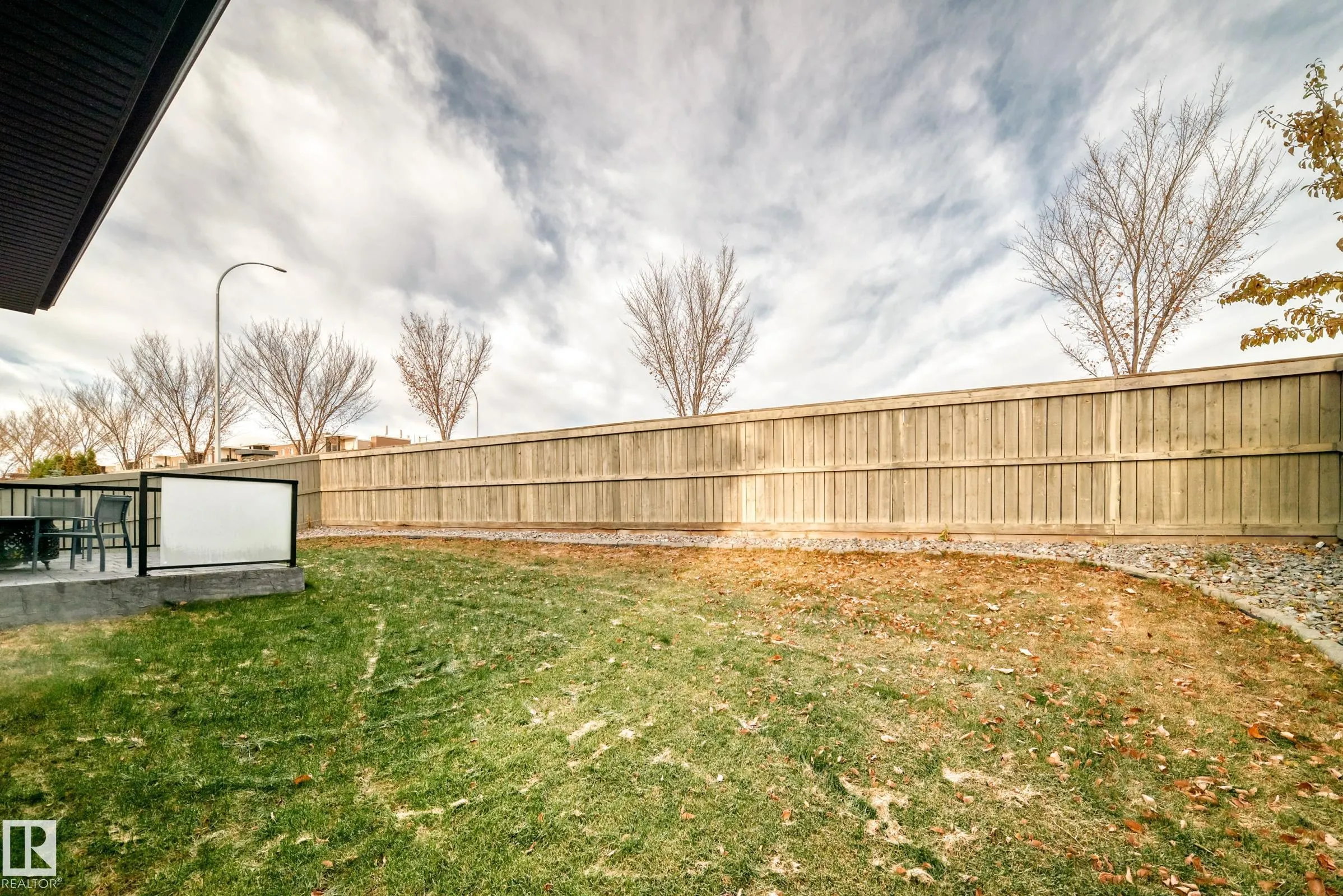 1552 CUNNINGHAM CAPE Cape