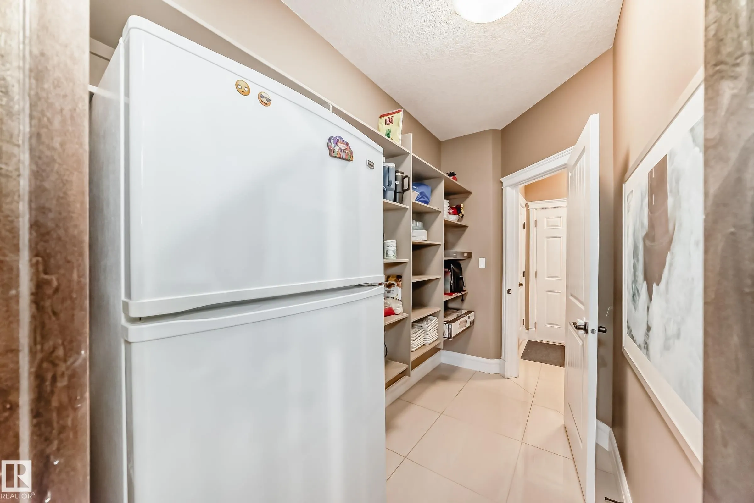 1552 CUNNINGHAM CAPE Cape