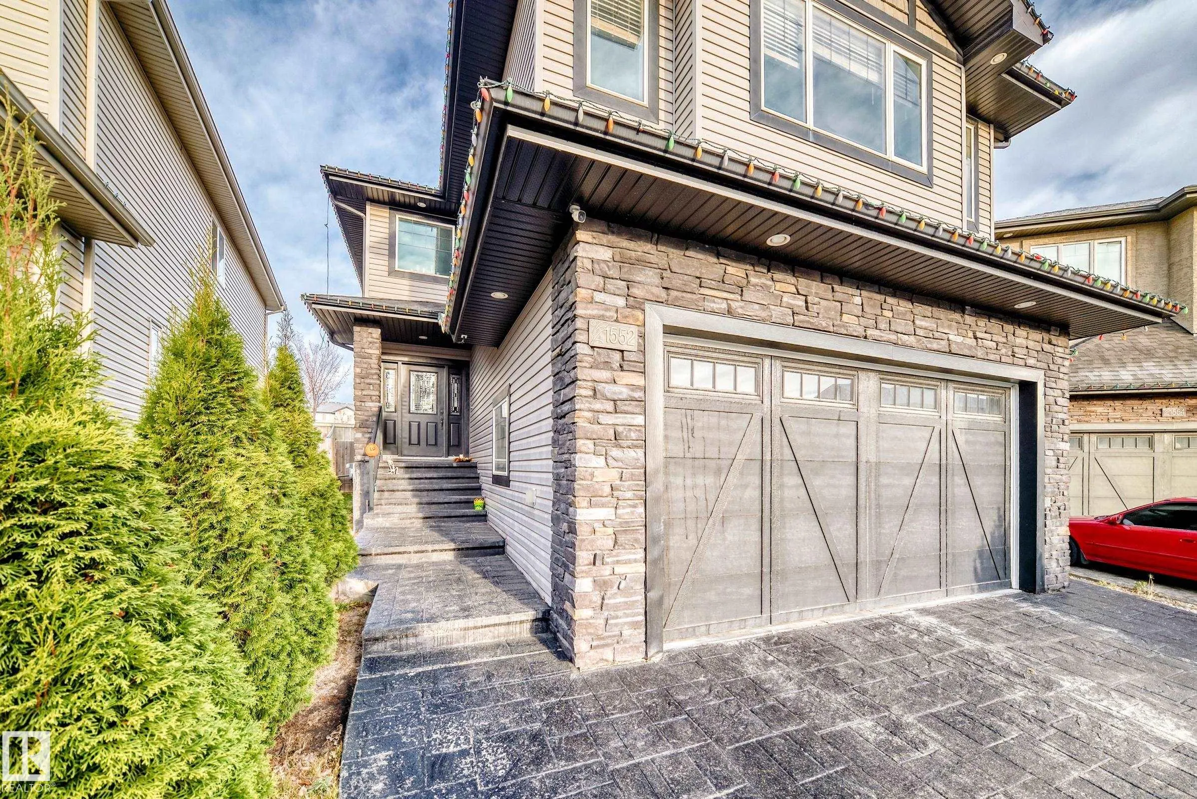 1552 CUNNINGHAM CAPE Cape