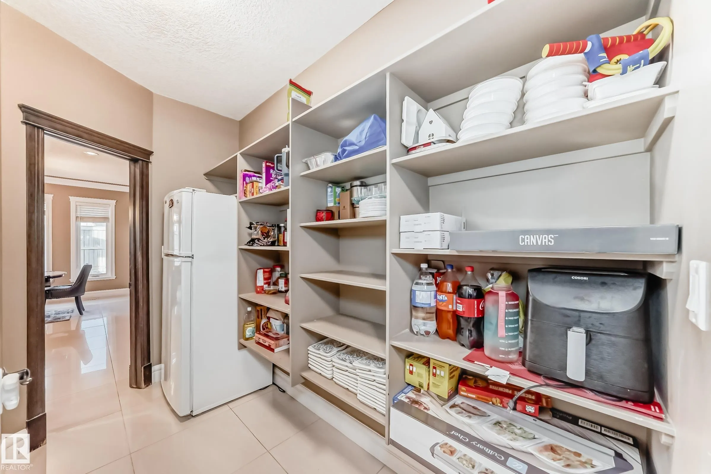 1552 CUNNINGHAM CAPE Cape