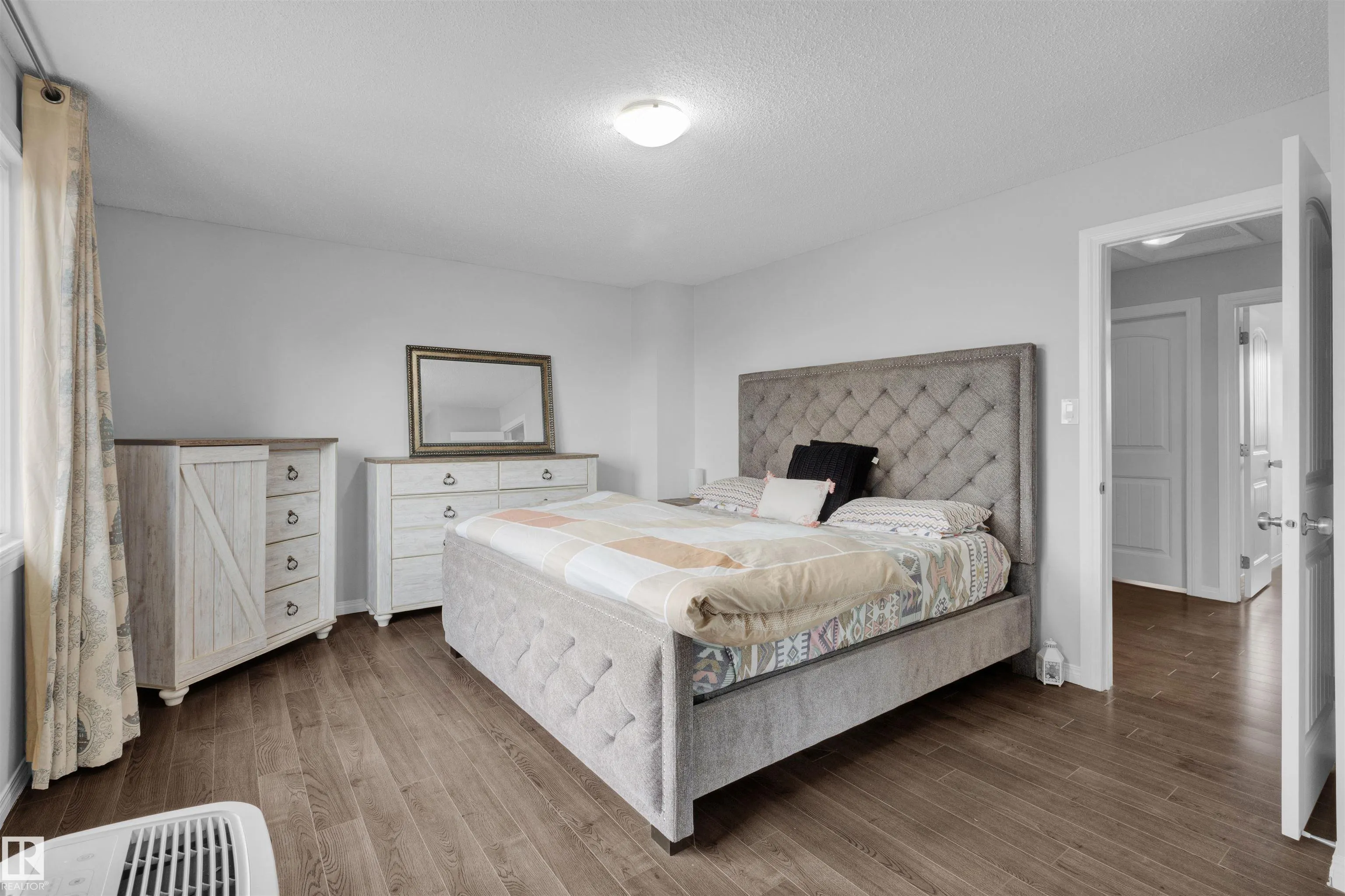 75 GRAND MEADOW Crescent