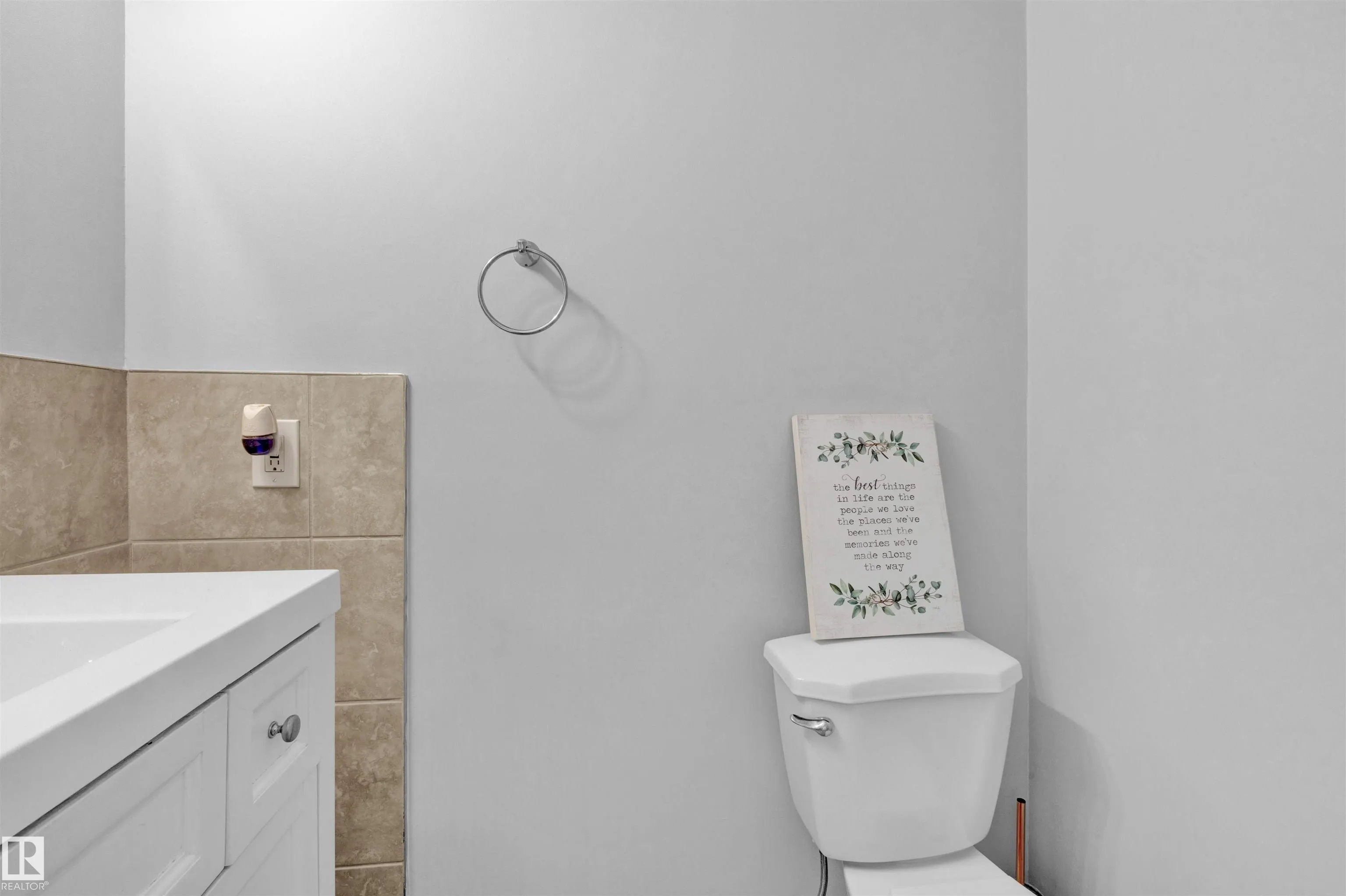 75 GRAND MEADOW Crescent