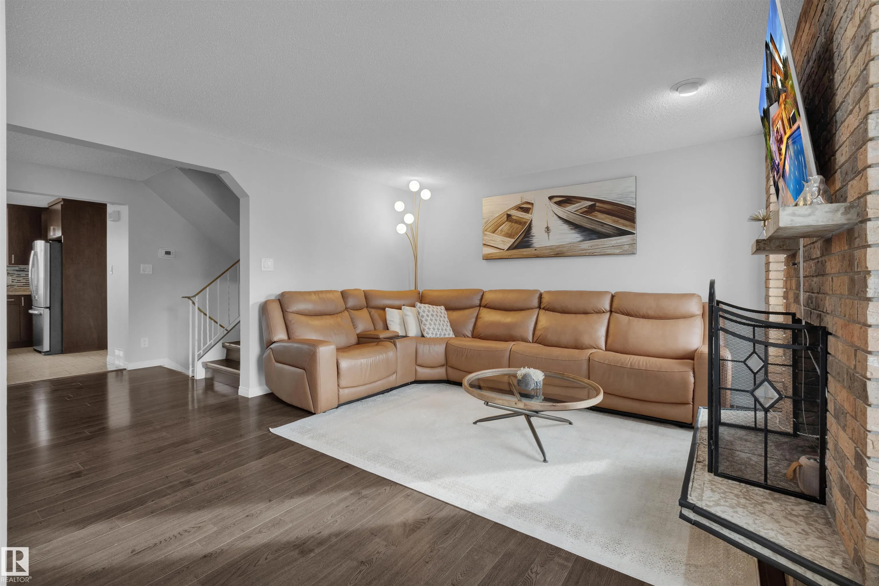 75 GRAND MEADOW Crescent